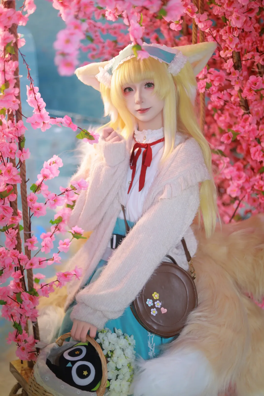 【铃兰cos】明日方舟雪境中的灵动瞬间 - 第 1 张