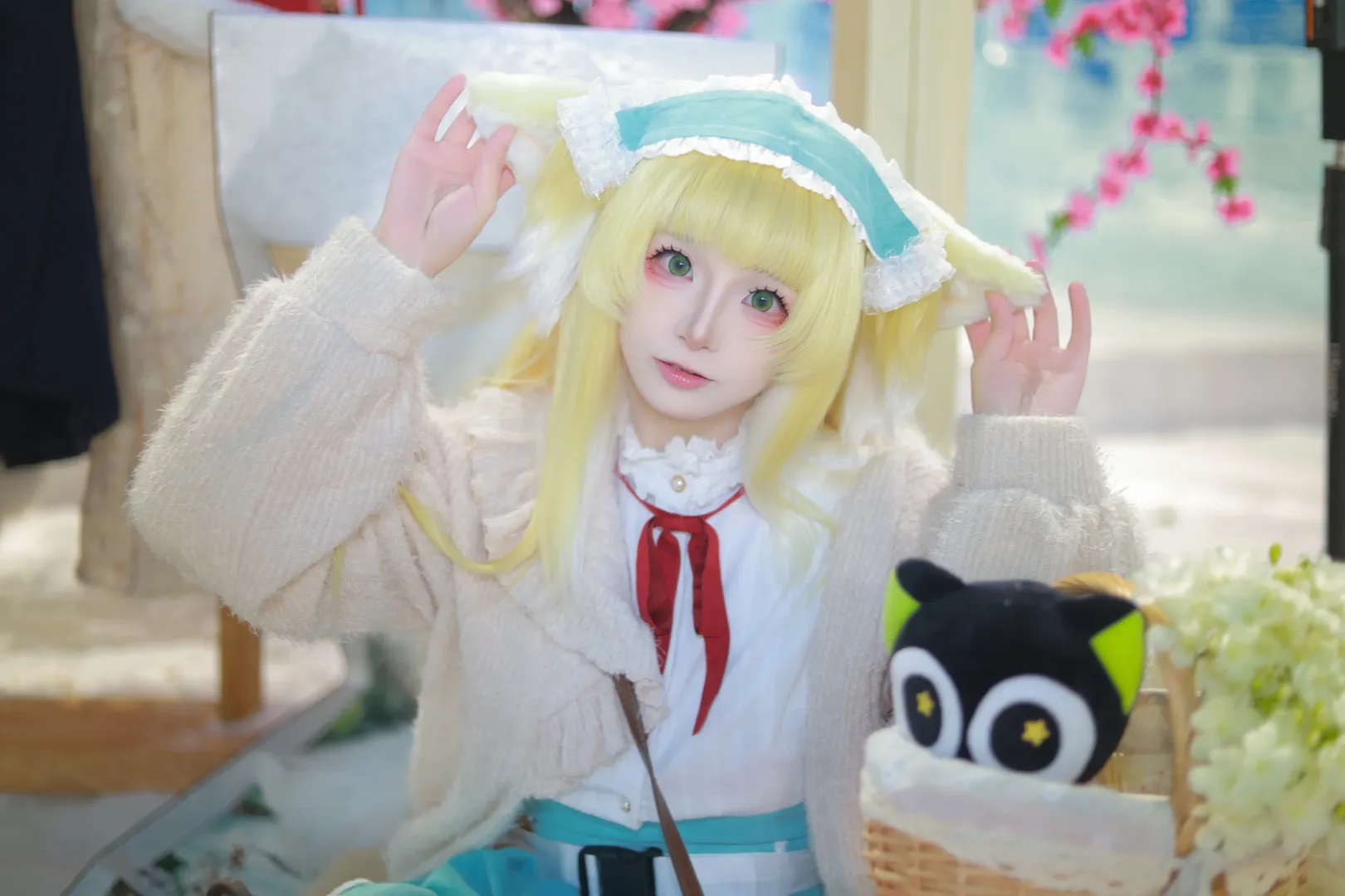 【铃兰cos】明日方舟雪境中的灵动瞬间 - 第 6 张