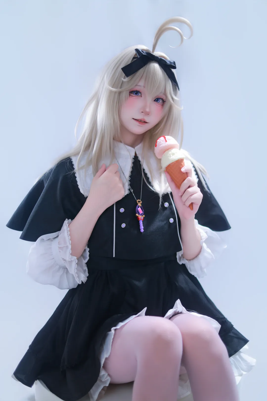 【ルルカ コスプレ】黒白ドレスとピンクソックスコーデのスタイリング日記 - 3 枚目