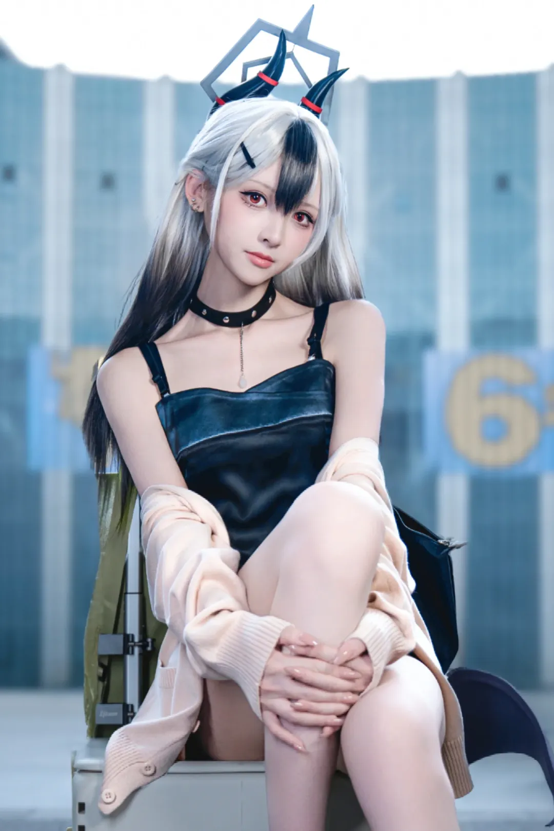【鬼方佳代子cos】蔚蓝档案暗黑礼服，漫展场照中的成熟魅力 - 第 3 张