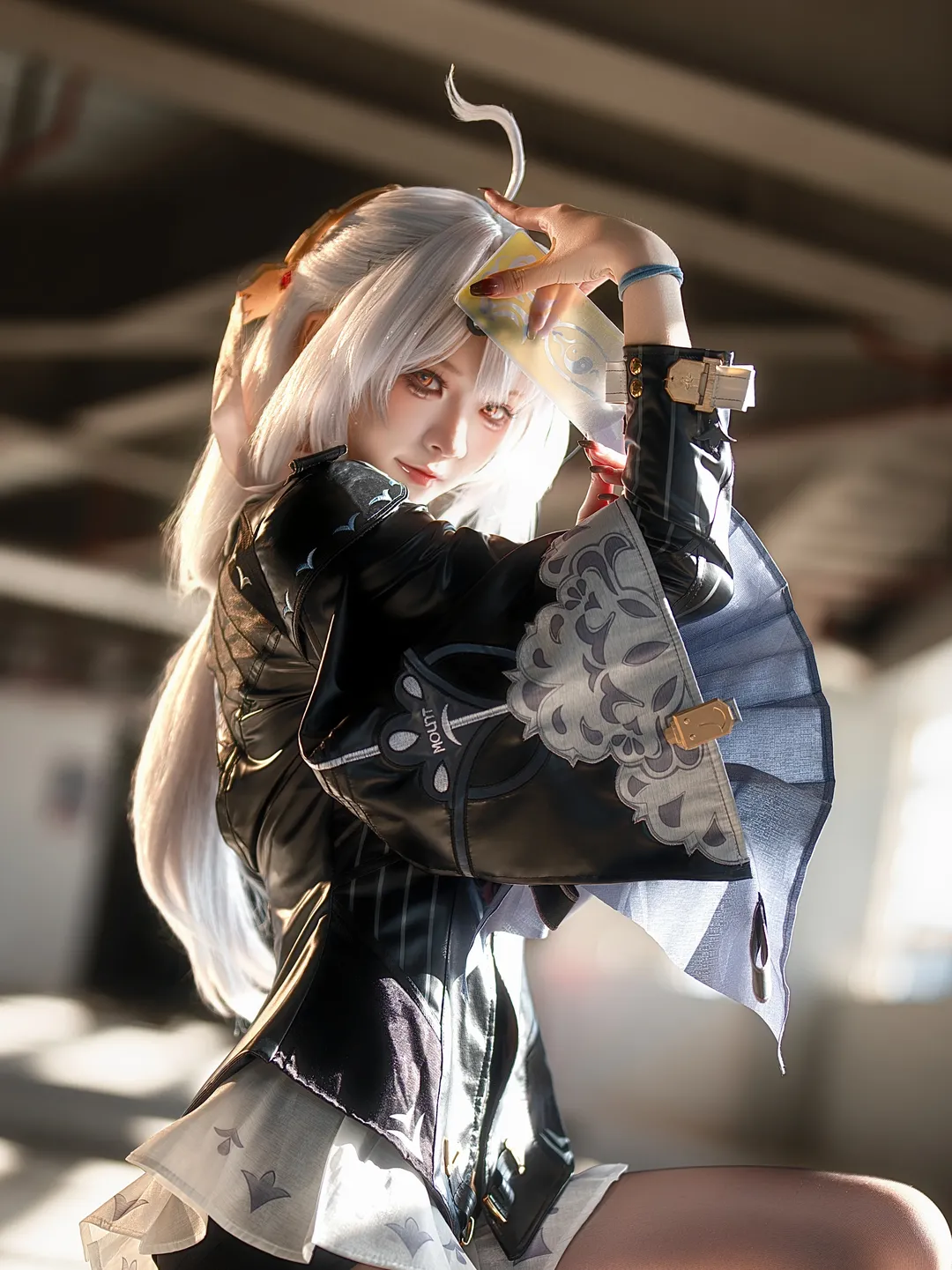 【仪玄cos】绝区零里的飒爽术师，单腿稳住高跟难度大 - 第 4 张