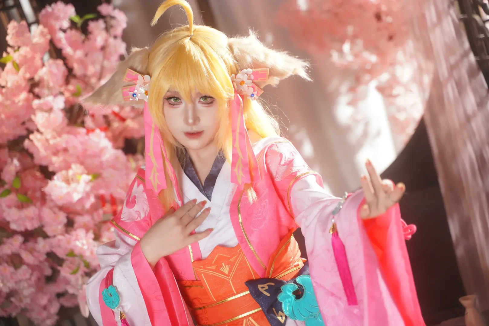 【少司縁 塗山紅紅コスプレ】光と影に切り取られたアーカイブのひととき - 2 枚目