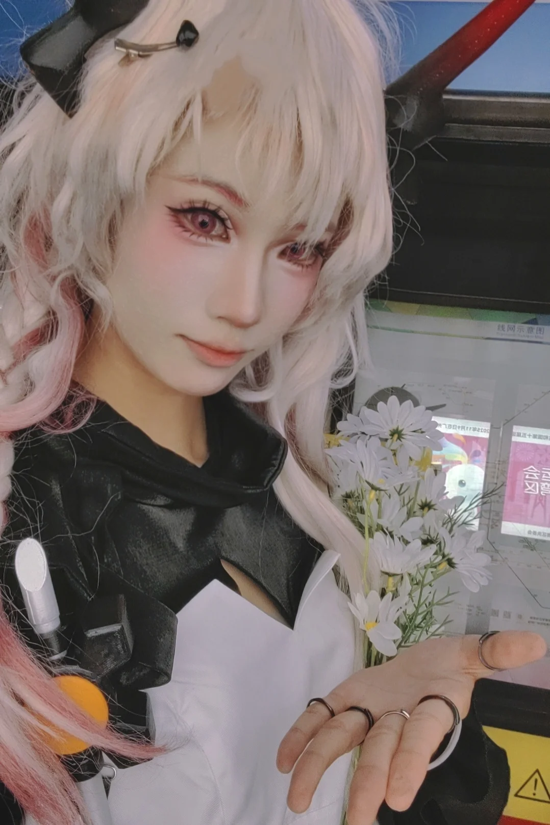 【特蕾西娅cos】明日方舟角色在地铁站的随拍 - 第 2 张