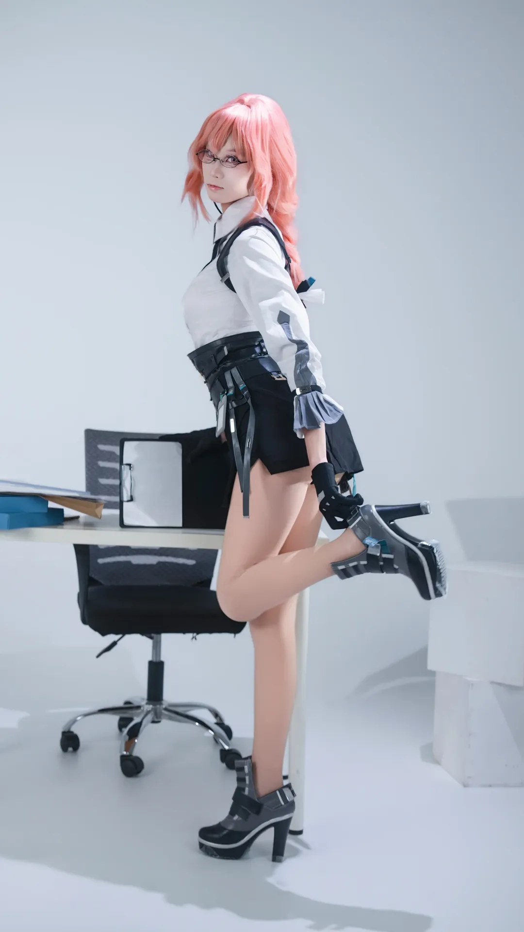[月城柳cos] 對空六課的辦公與特工雙重氣質 - 第 1 張