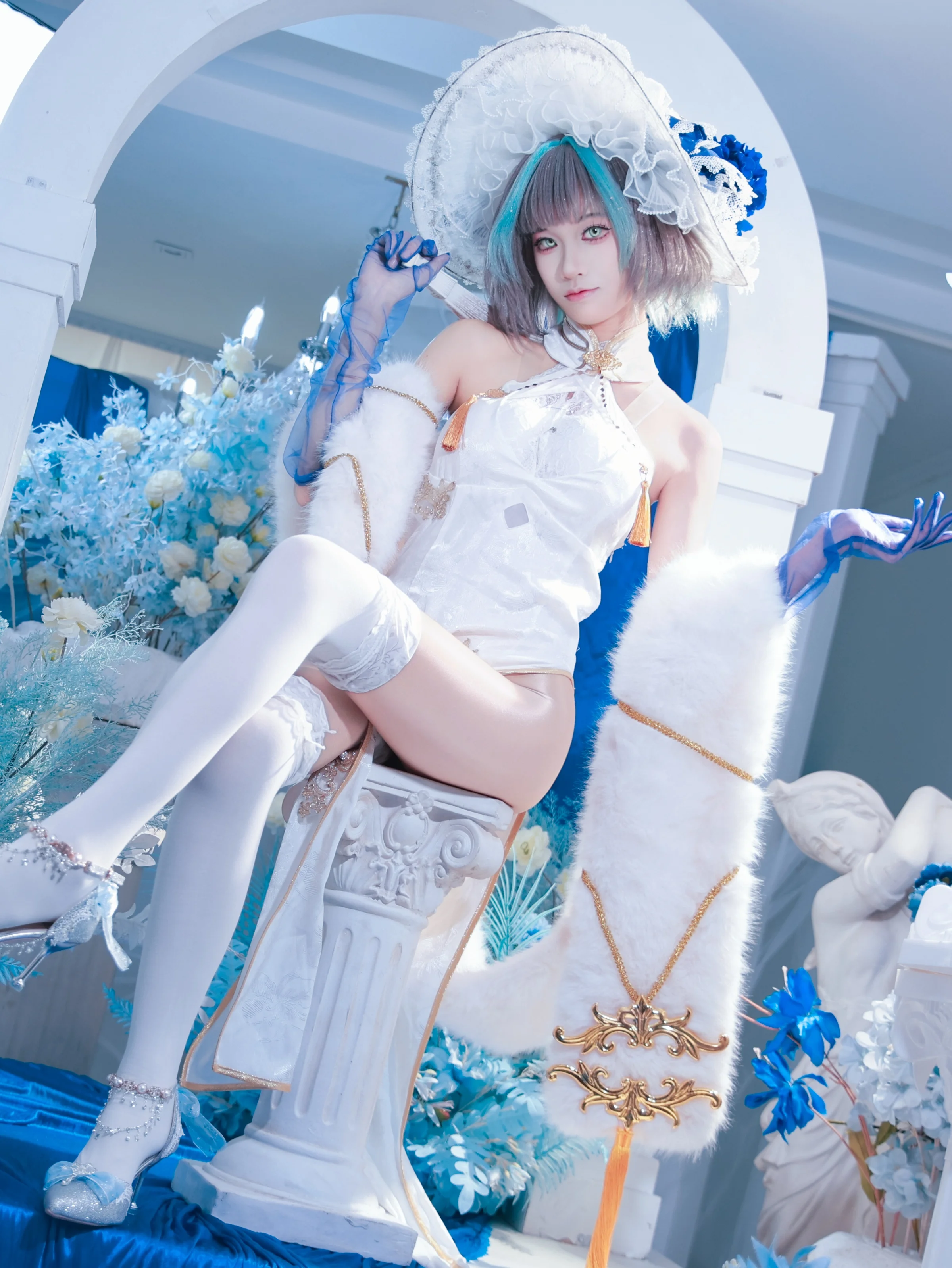 【碧蓝航线柴郡cos】雪白与冰蓝的邂逅，捕捉那一瞬的心动 - 第 1 张