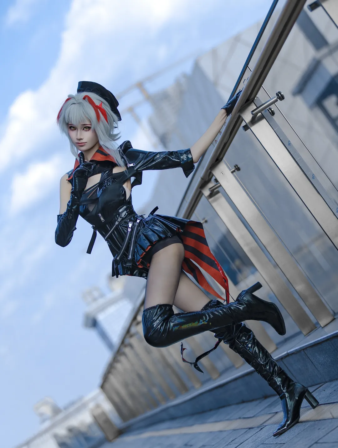 【W cos】明日方舟，漆皮与高跟长靴的街头感