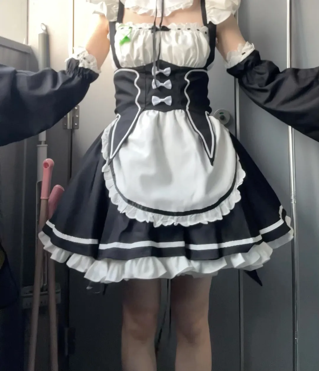 【Rem cosplay】Re:ZERO -Starting Life in Another World-: Real Impressions of this Black-and-White Maid Outfit - Image 3