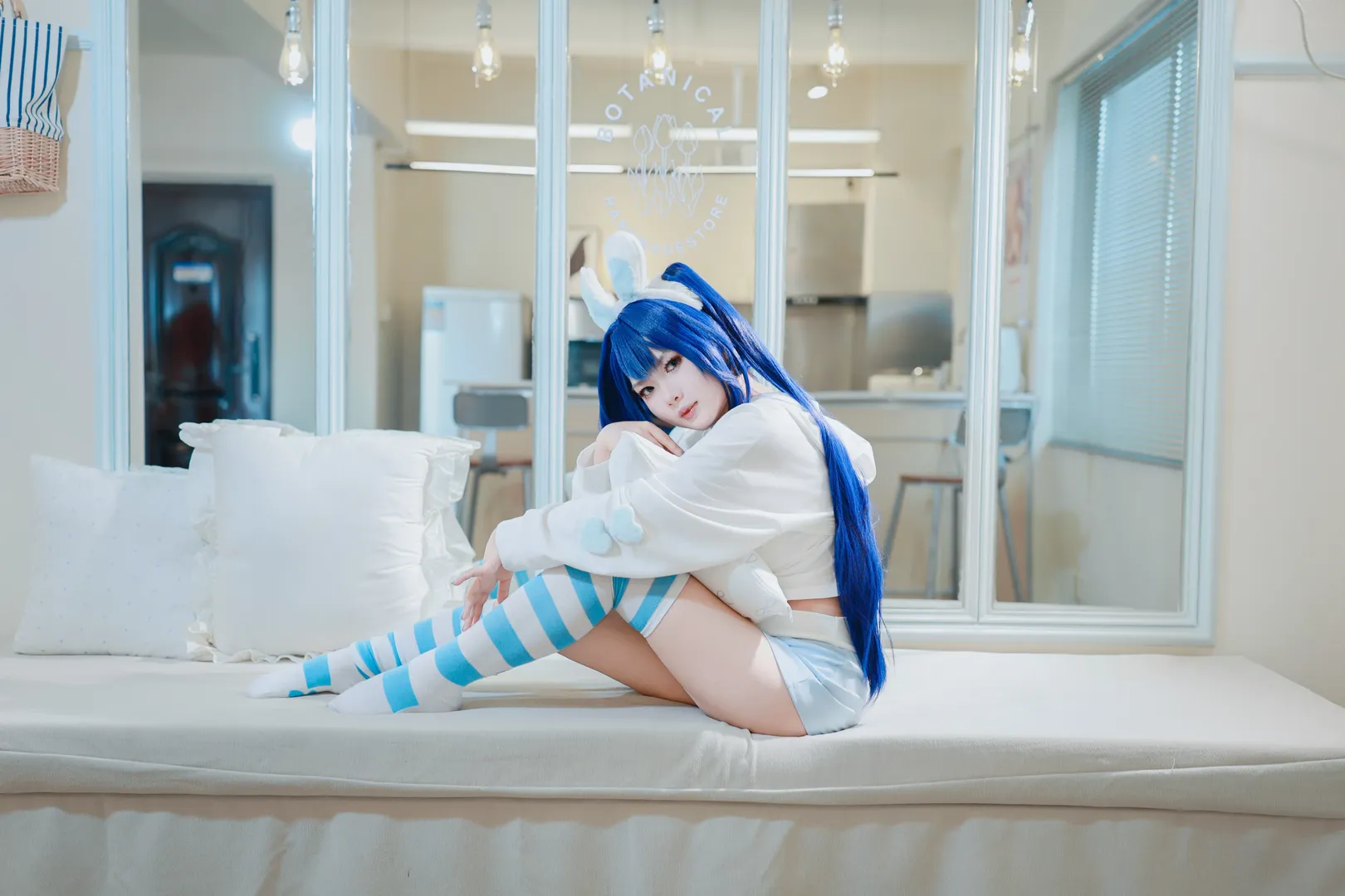 【花园cos】碧蓝航线的宿舍慵懒午后 - 第 2 张