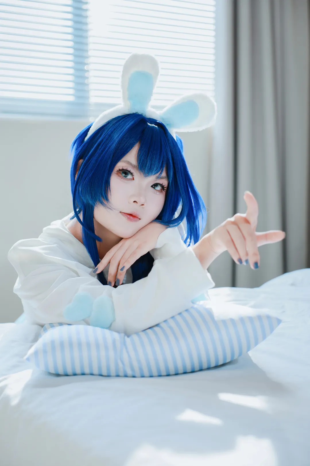 【花园cos】碧蓝航线的宿舍慵懒午后 - 第 4 张