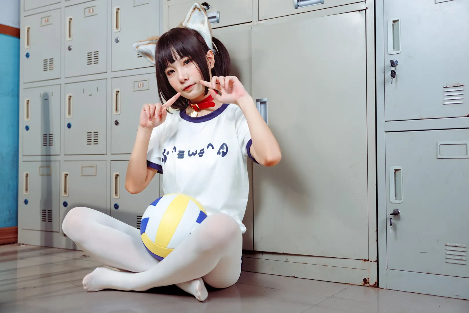 体育仓库里的猫耳少女，这套体操服和布鲁马真的很适合运动风 - 第 2 张