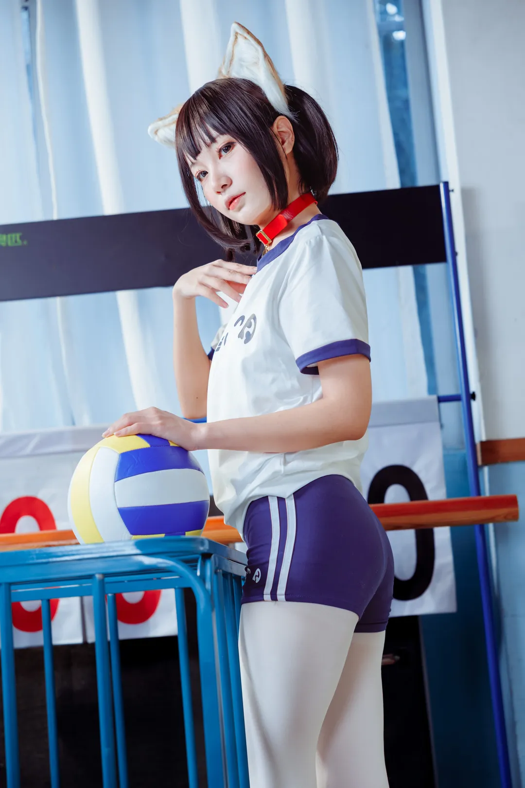 体育仓库里的猫耳少女，这套体操服和布鲁马真的很适合运动风 - 第 3 张