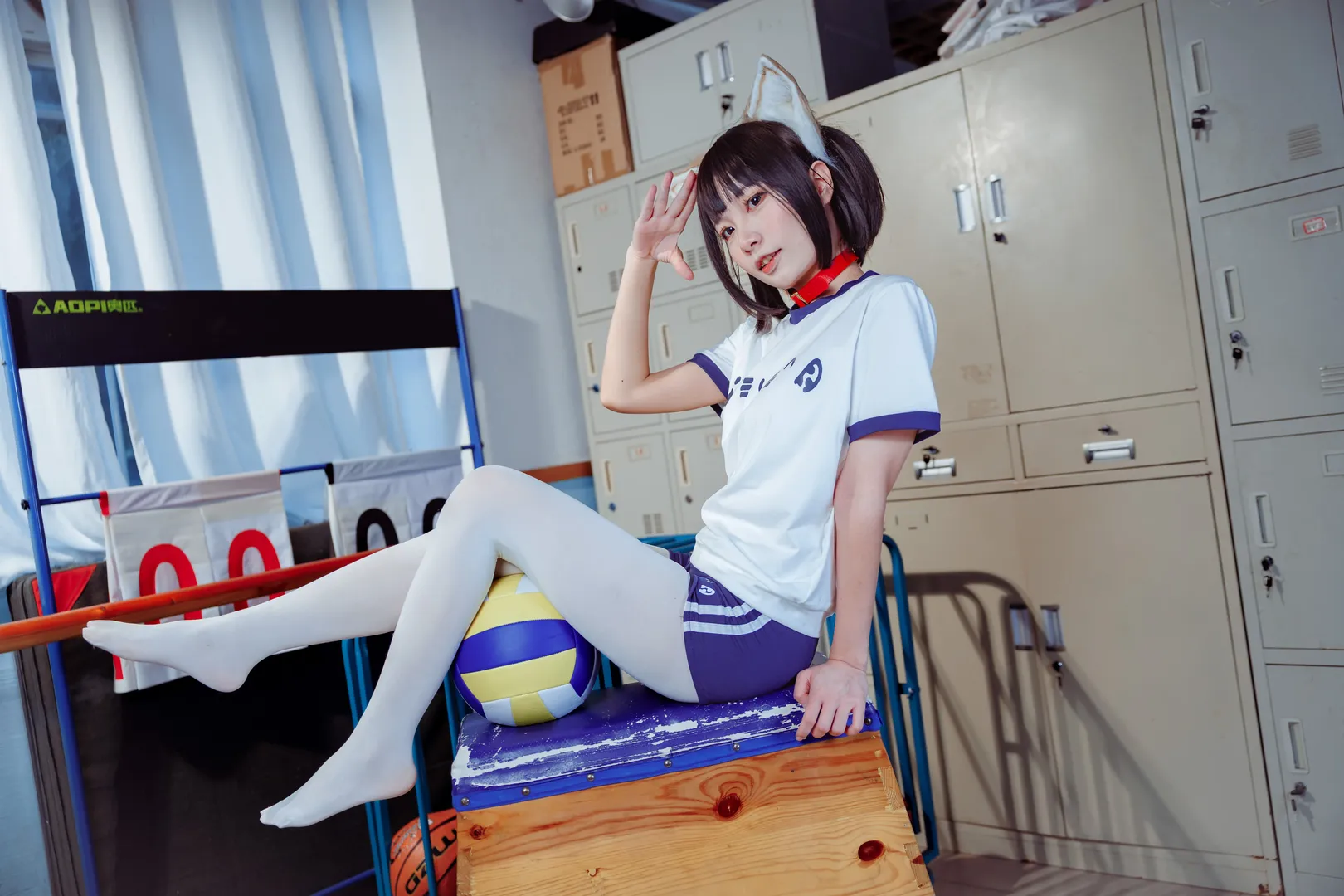 体育仓库里的猫耳少女，这套体操服和布鲁马真的很适合运动风