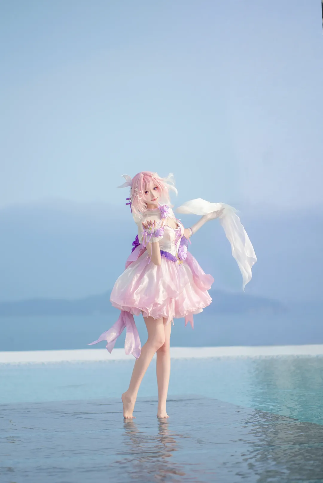 【爱莉希雅cos】崩坏3的流光之诗，水波与微风中的少女
