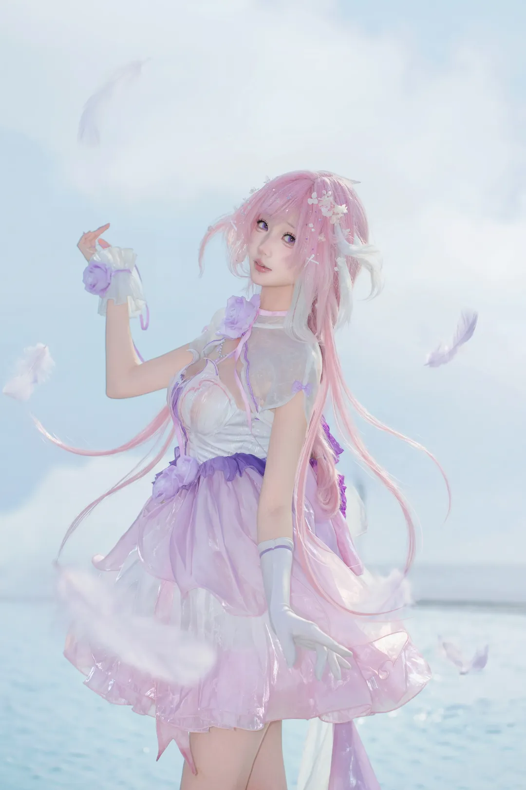 【爱莉希雅cos】崩坏3水岸边的轻盈舞步 - 第 1 张