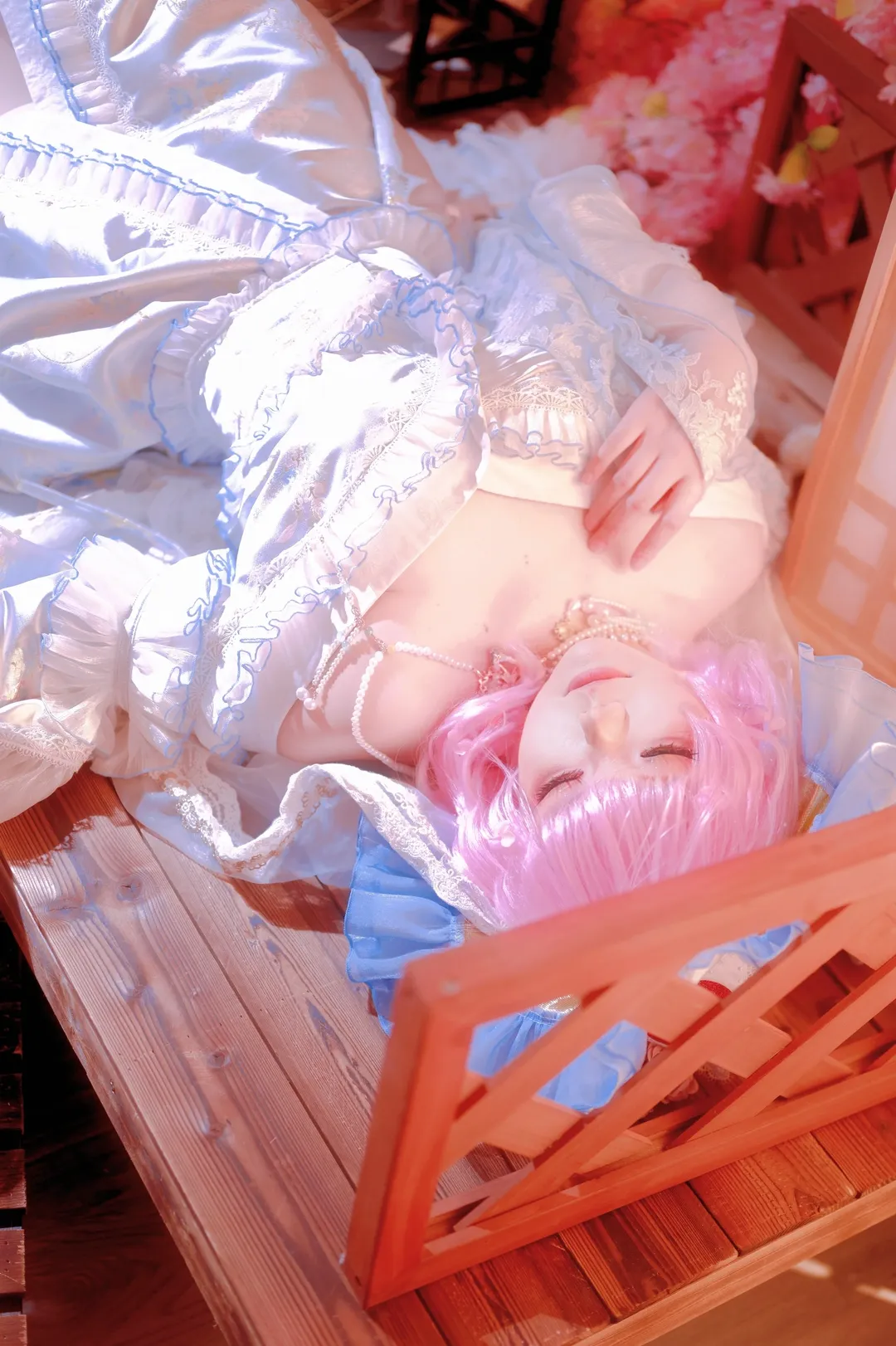 【幽幽子cos】东方妖妖梦中的古典梦幻与轻盈姿态 - 第 3 张