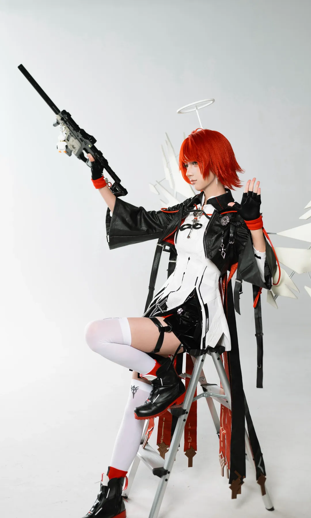 【新约能天使cos】明日方舟服装细节与白丝腿部动作参考 - 第 3 张