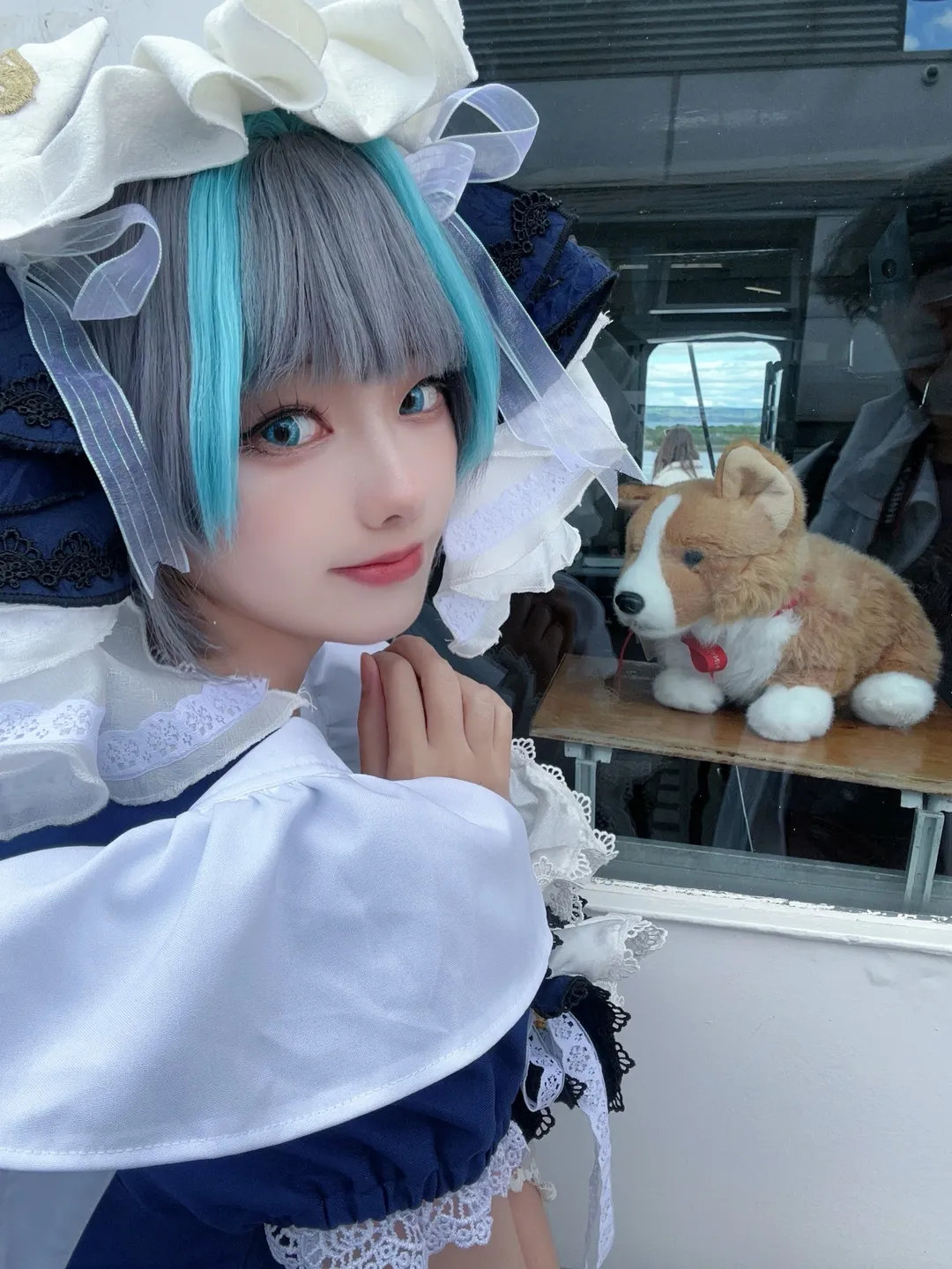 【アズールレーン チェシャー コスプレ】クルーズ船で魅せる自前メイド猫耳コーデ - 5 枚目