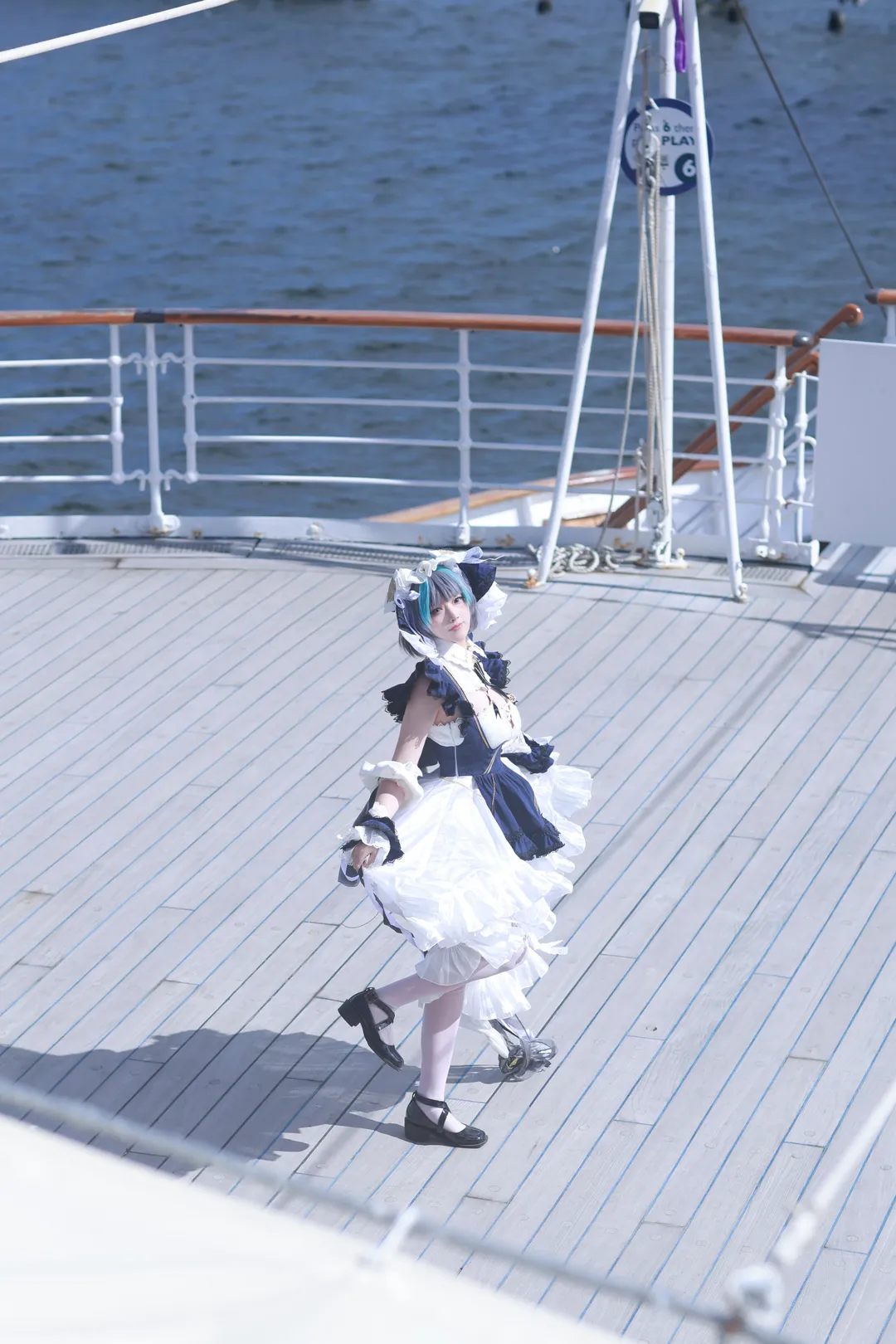 [Cheshire Cosplay] The Cheshire Cat in Azur Lane: Light and Breeze on a Royal Cruise Ship - Image 2