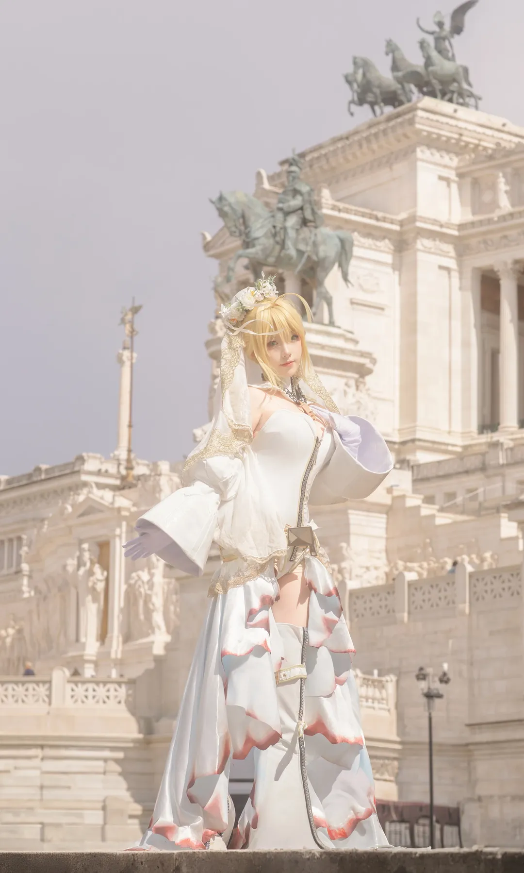 【Fate/Grand Order 花嫁尼禄cos】罗马实景拍摄，雨中的绝美瞬间 - 第 1 张