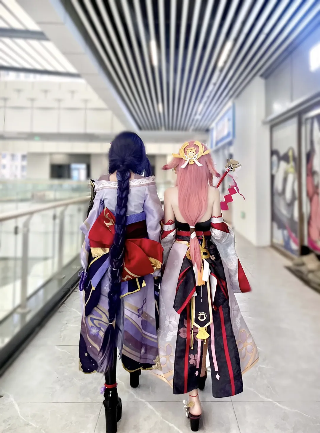 【八重神子cos】粉色狐狸的回眸，鸣神组相伴百年 - 第 1 张