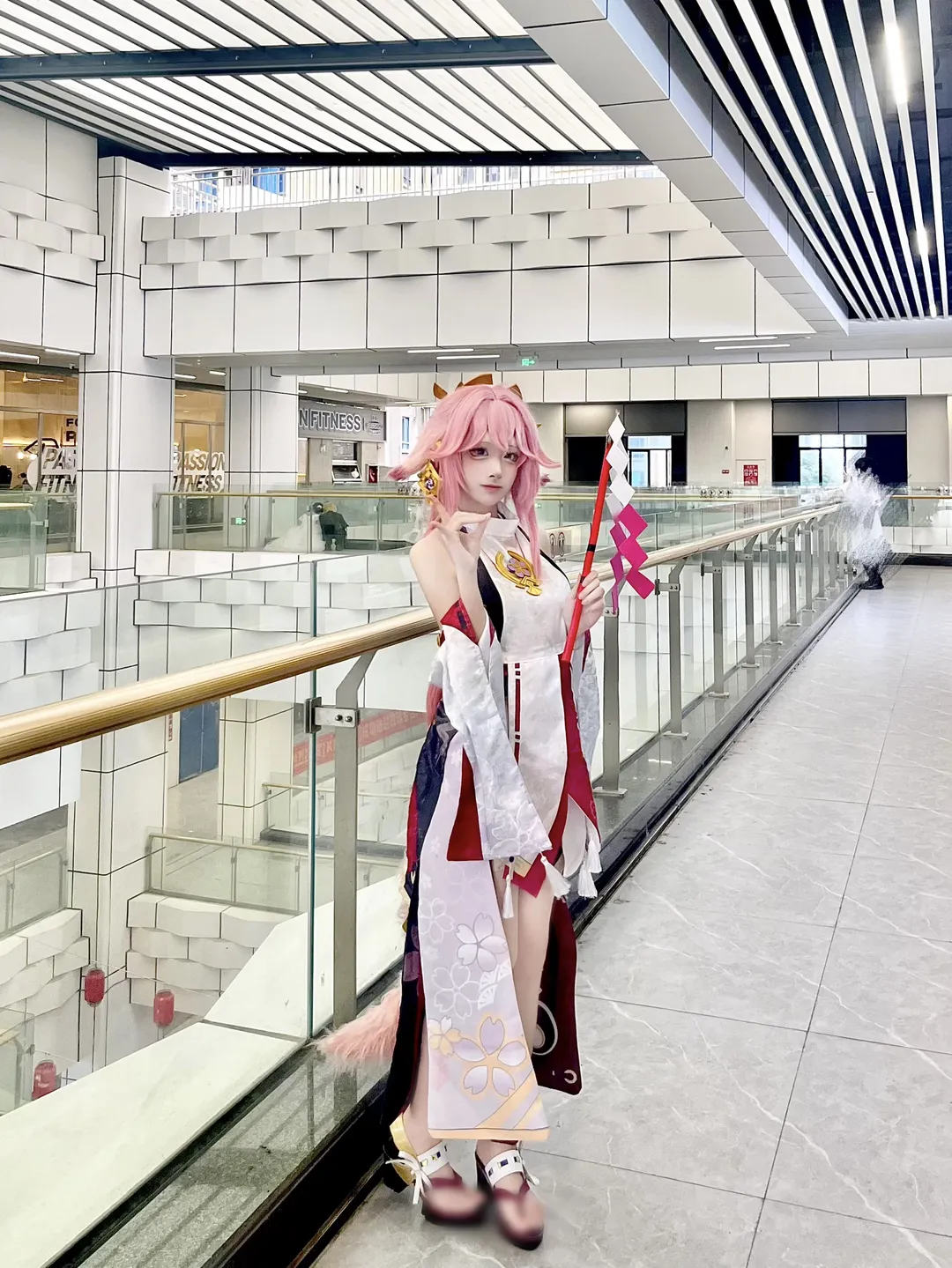 【八重神子cos】粉色狐狸的回眸，鸣神组相伴百年 - 第 4 张