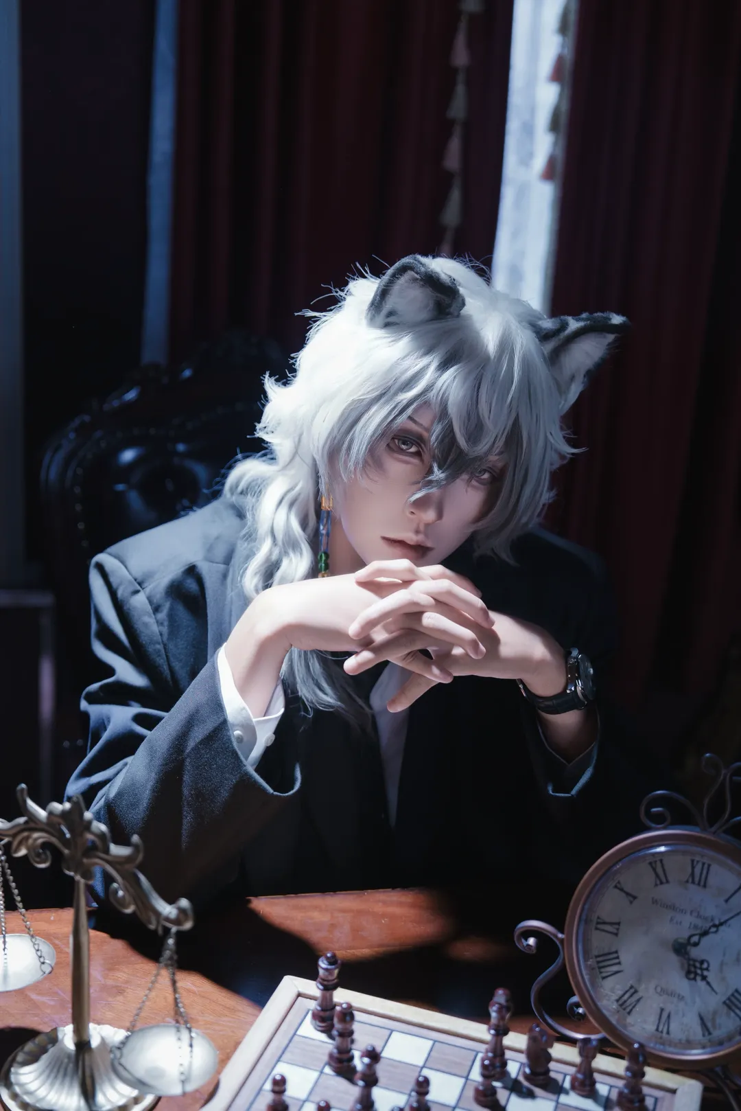 【银灰cos】暗调西装与兽耳，沉稳傲然的掌控力 - 第 1 张