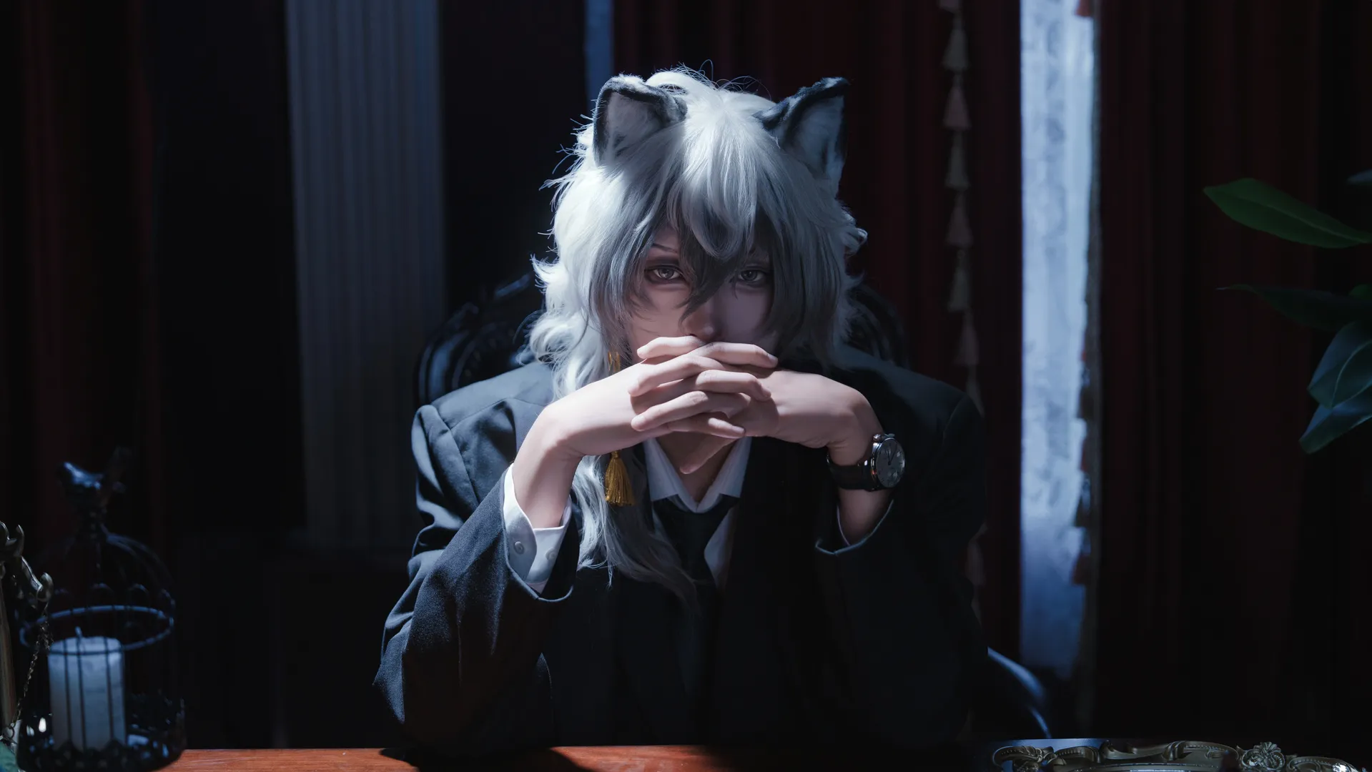 【银灰cos】暗调西装与兽耳，沉稳傲然的掌控力 - 第 3 张