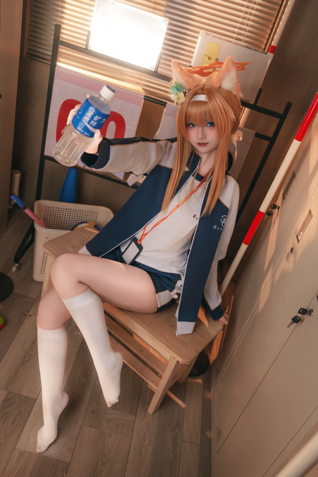 【マリーコスプレ】ブルーアーカイブのスポーツ少女、このポカリスエットを受け取って - 1 枚目