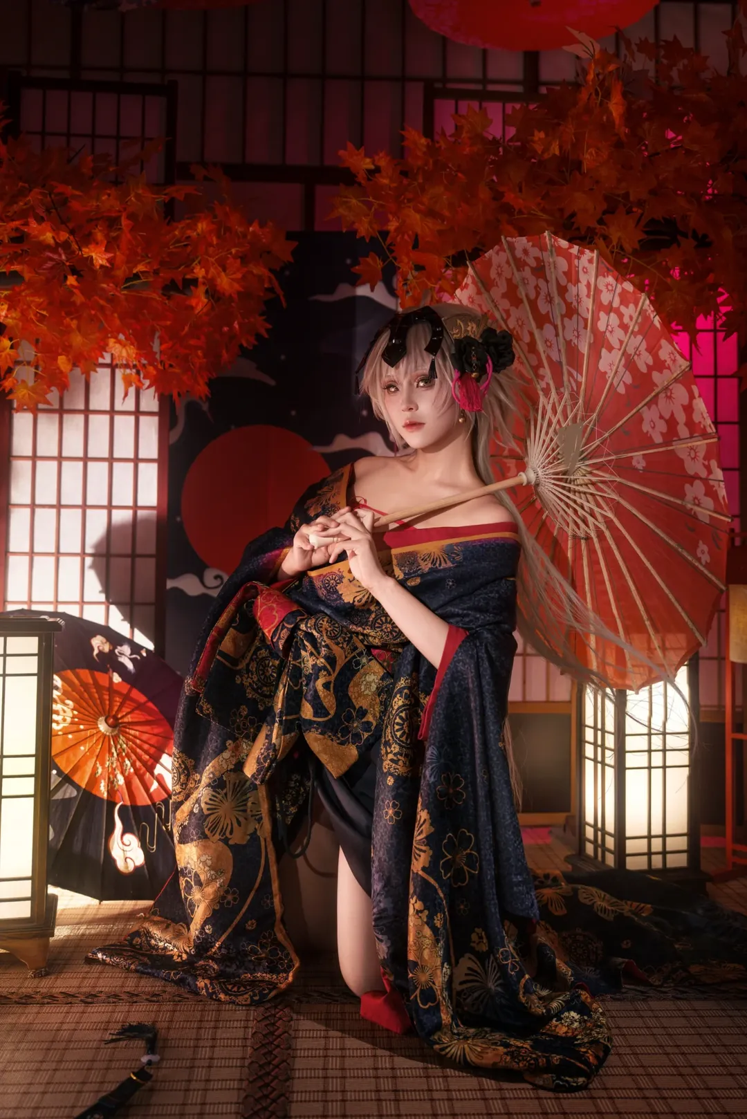 【邪ンヌ コスプレ】『Fate/Grand Order』花魁衣装、暗夜の紅葉の下で過ごすアンニュイなひととき - 2 枚目