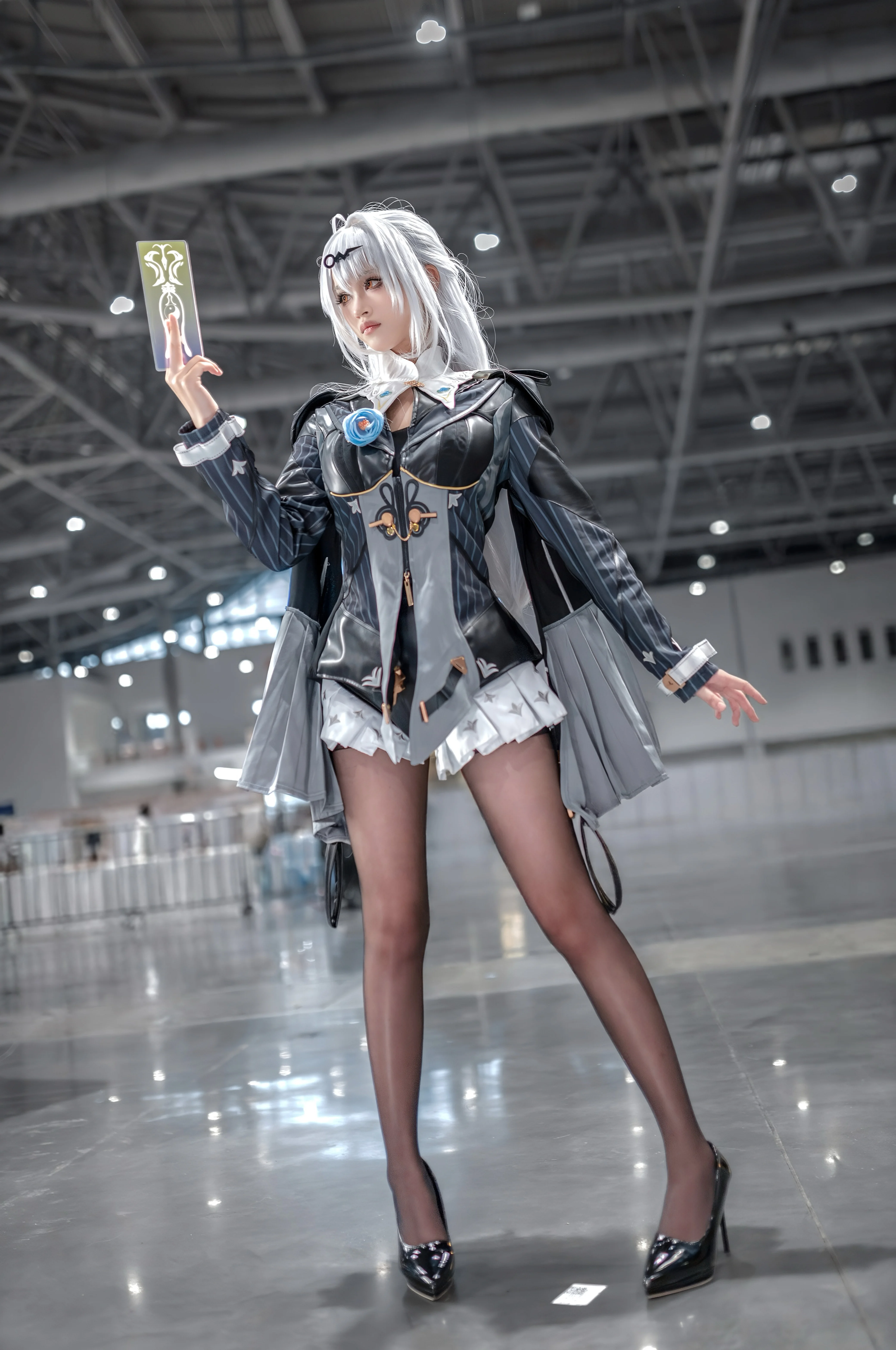 【仪玄cos】绝区零里银白灰的界限，阴阳相生术道归一 - 第 1 张