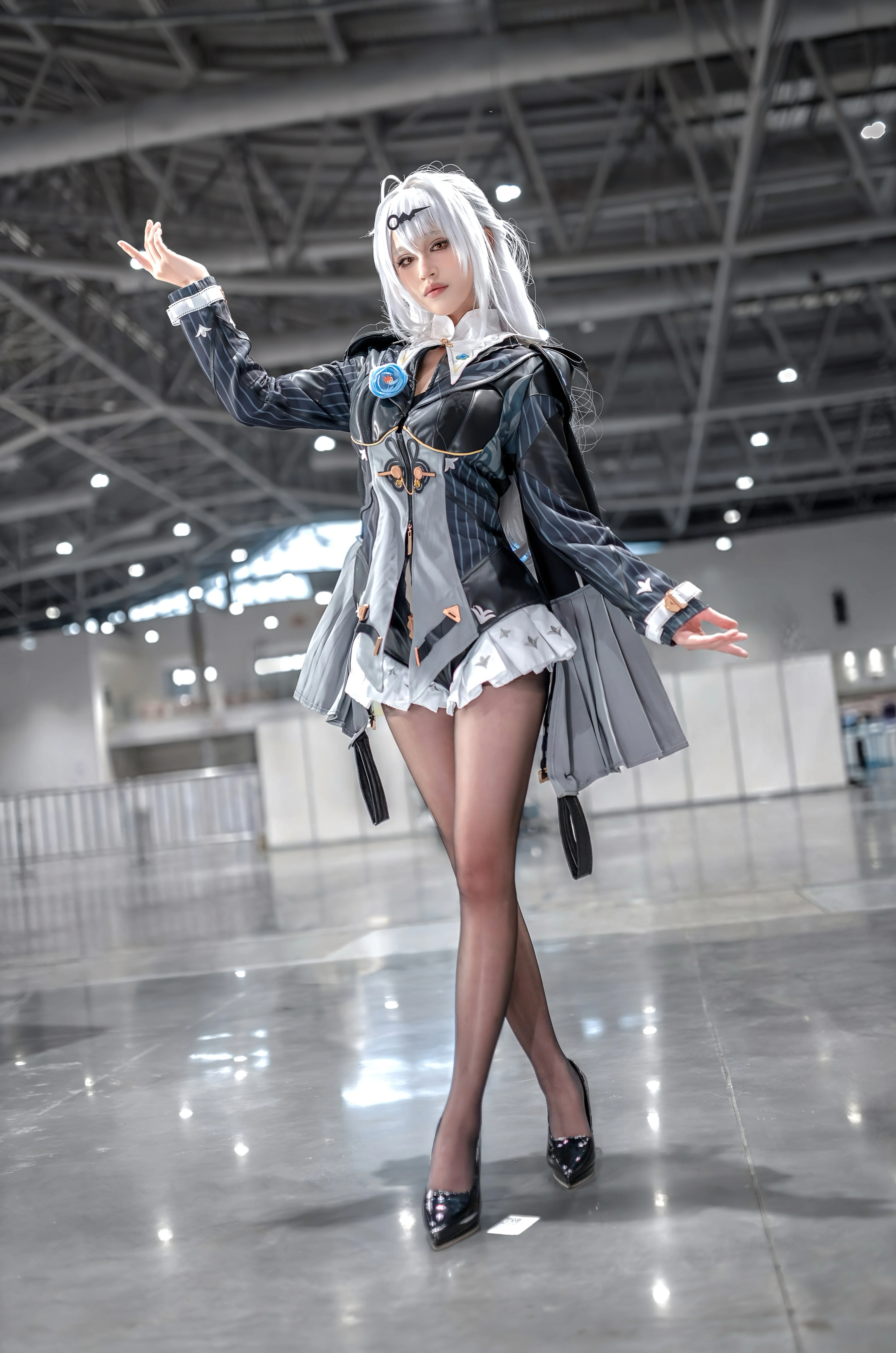 【仪玄cos】绝区零里银白灰的界限，阴阳相生术道归一 - 第 2 张