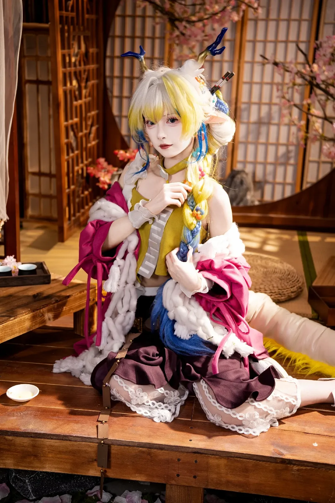 【黍cos】明日方舟，和风樱花与毛绒外袍的搭配