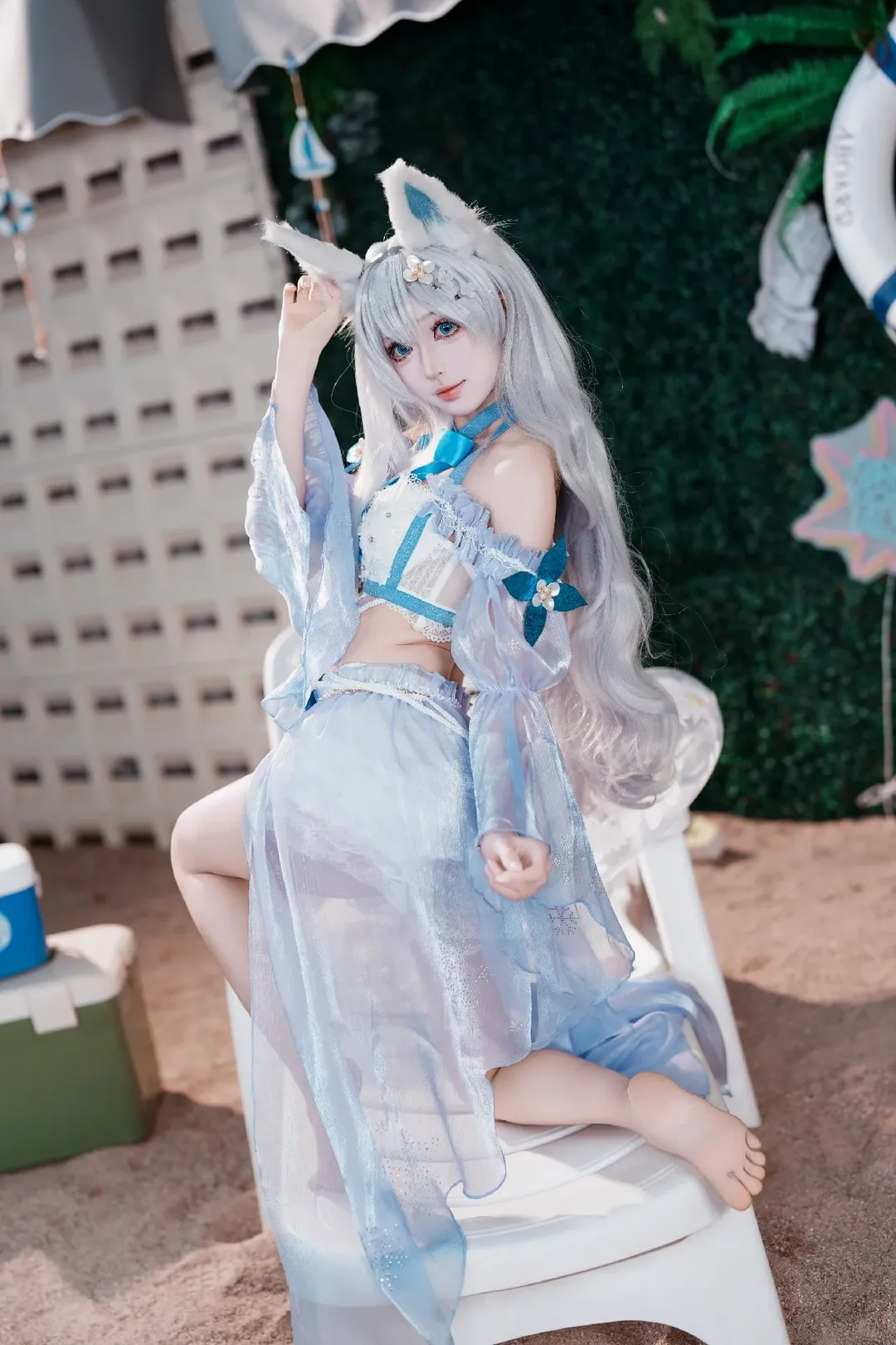 【信濃 コスプレ】『アズールレーン』の夏の響き、プールサイドの波と白狐 - 1 枚目