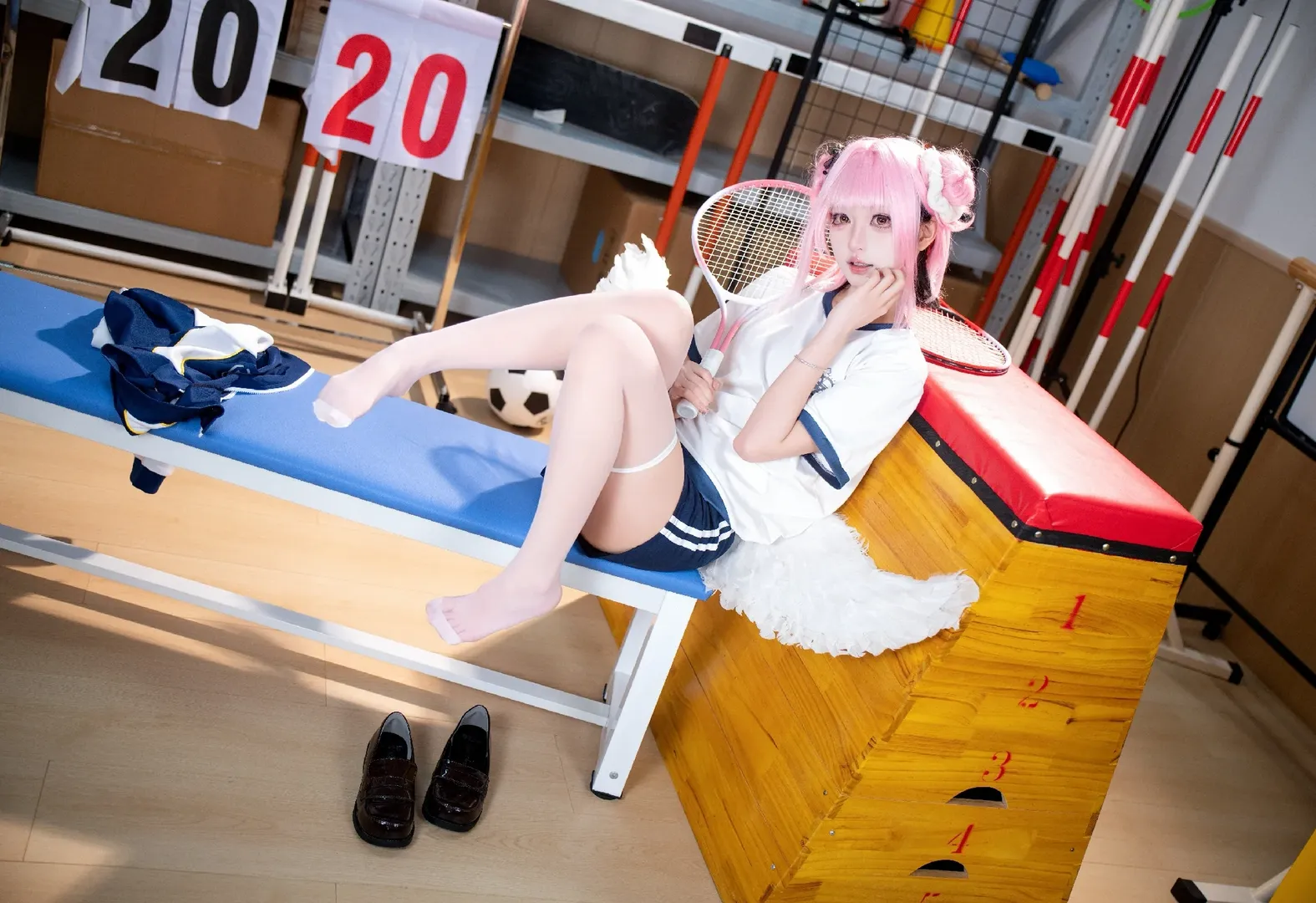 【圣园未花cos】蔚蓝档案体操服，体育器材室的静谧时光 - 第 4 张