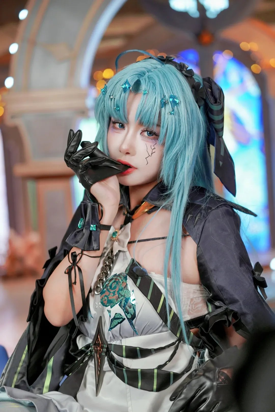 【カルロッタ コスプレ】『鳴潮』ポップアップイベント、青髪の少女が魅せる優雅な一瞬 - 11 枚目