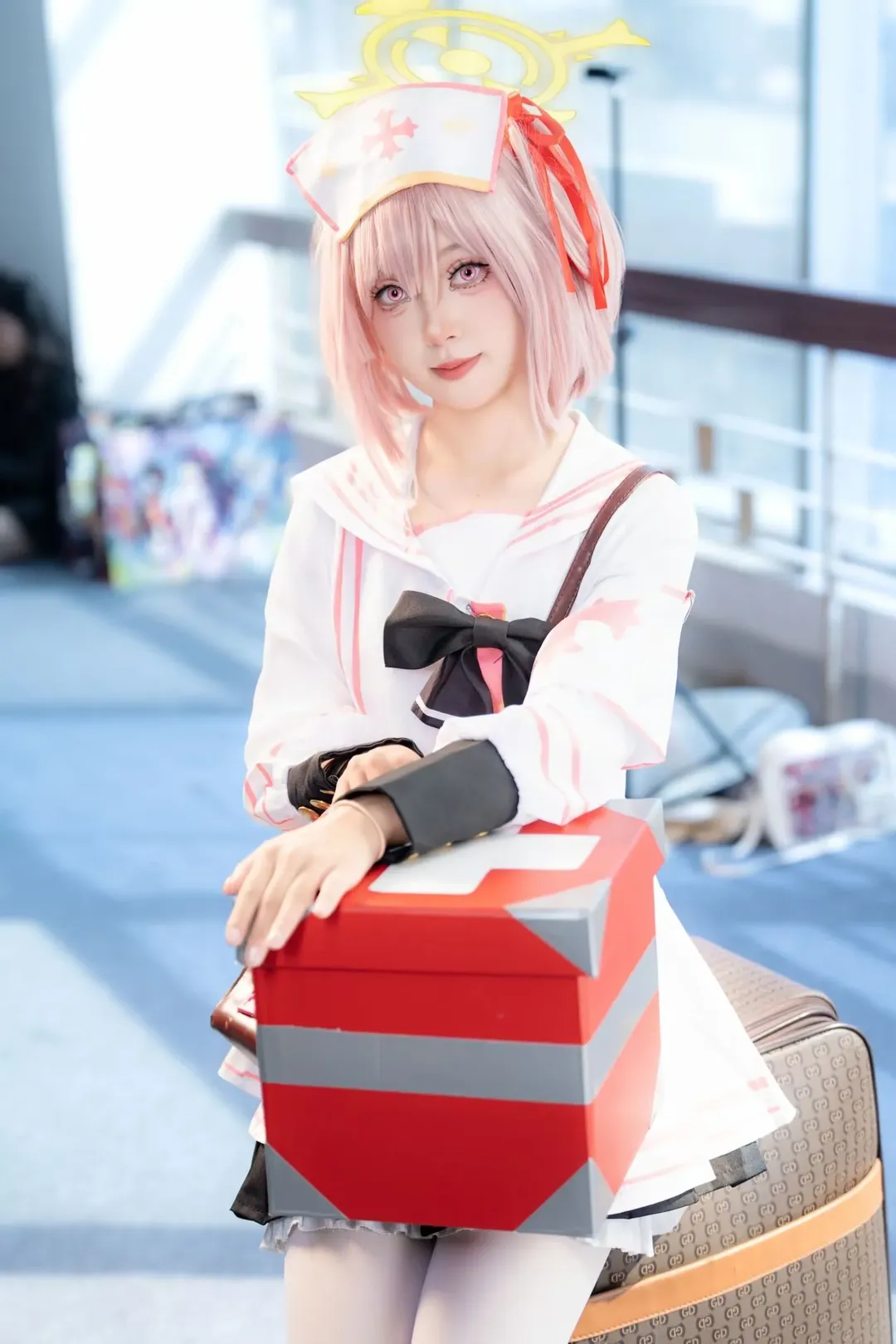 【芹娜cos】蔚蓝档案里的可靠小护士，阳光下的听诊器时刻