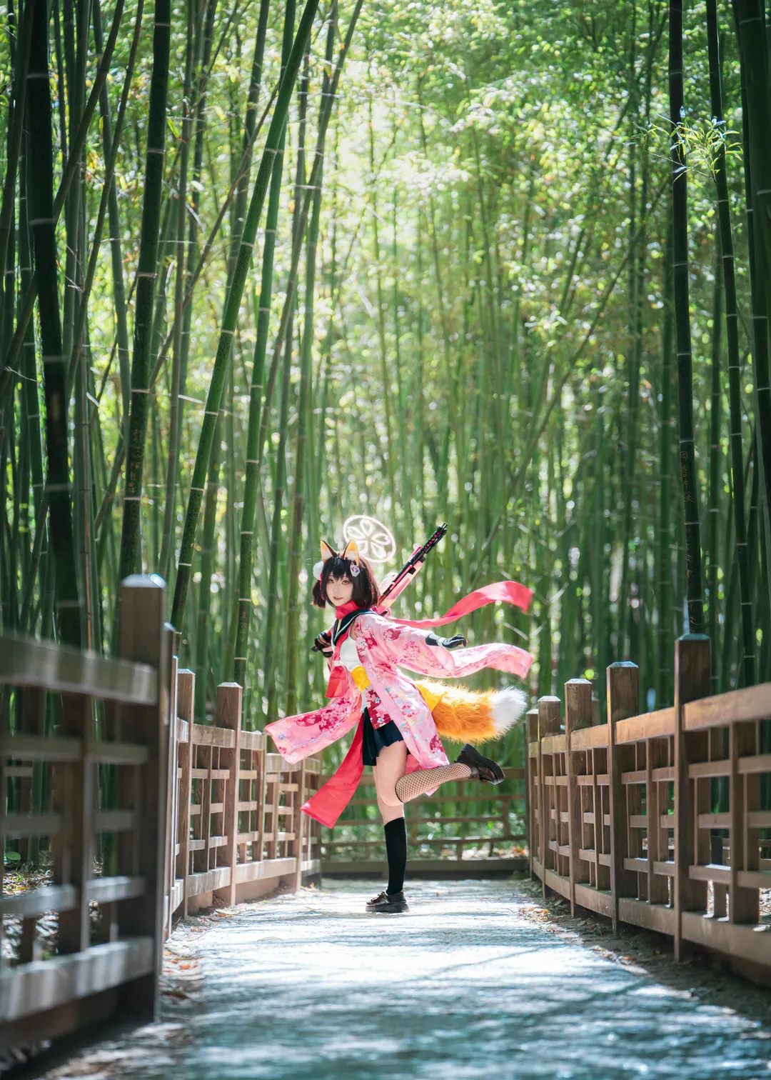 【泉奈cos】蔚蓝档案竹林中的光影定格的瞬间