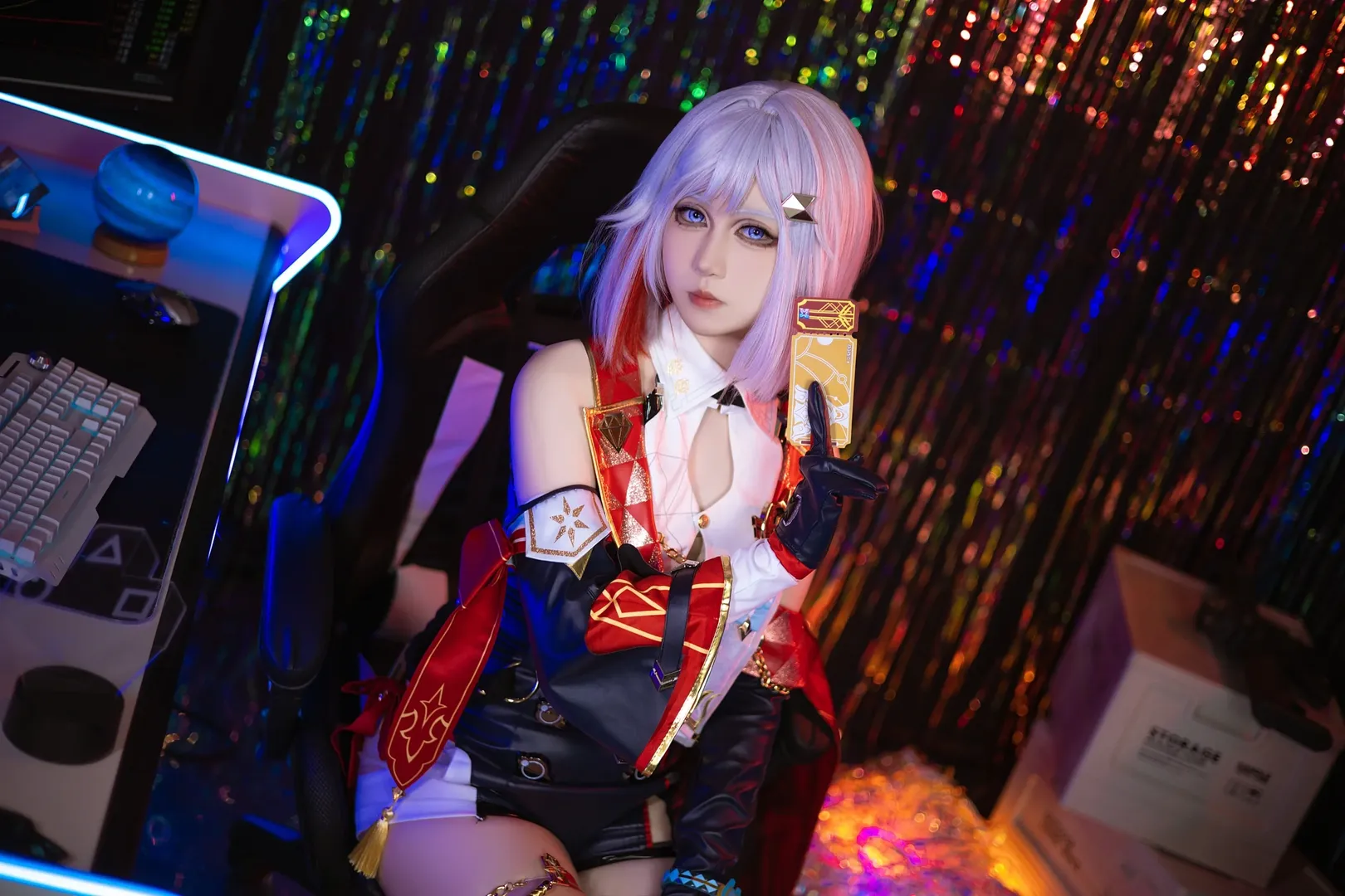 [Topaz cosplay] Being a Dedicated IPC Strategic Investment Department Employee in Honkai: Star Rail - Image 1