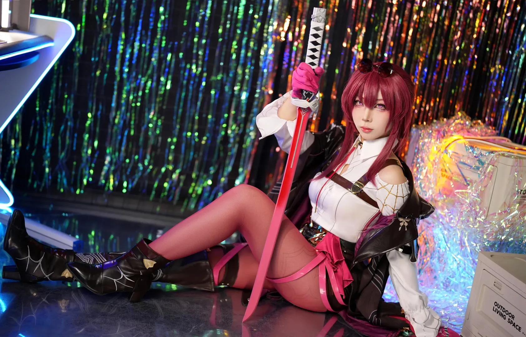 【卡芙卡cos】崩坏星穹铁道中的优雅与张力