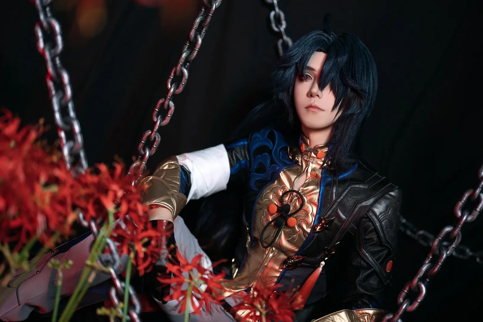 【刃 コスプレ】『崩壊：スターレイル』、鎖と紅い花に漂う粛殺の気配 - 2 枚目