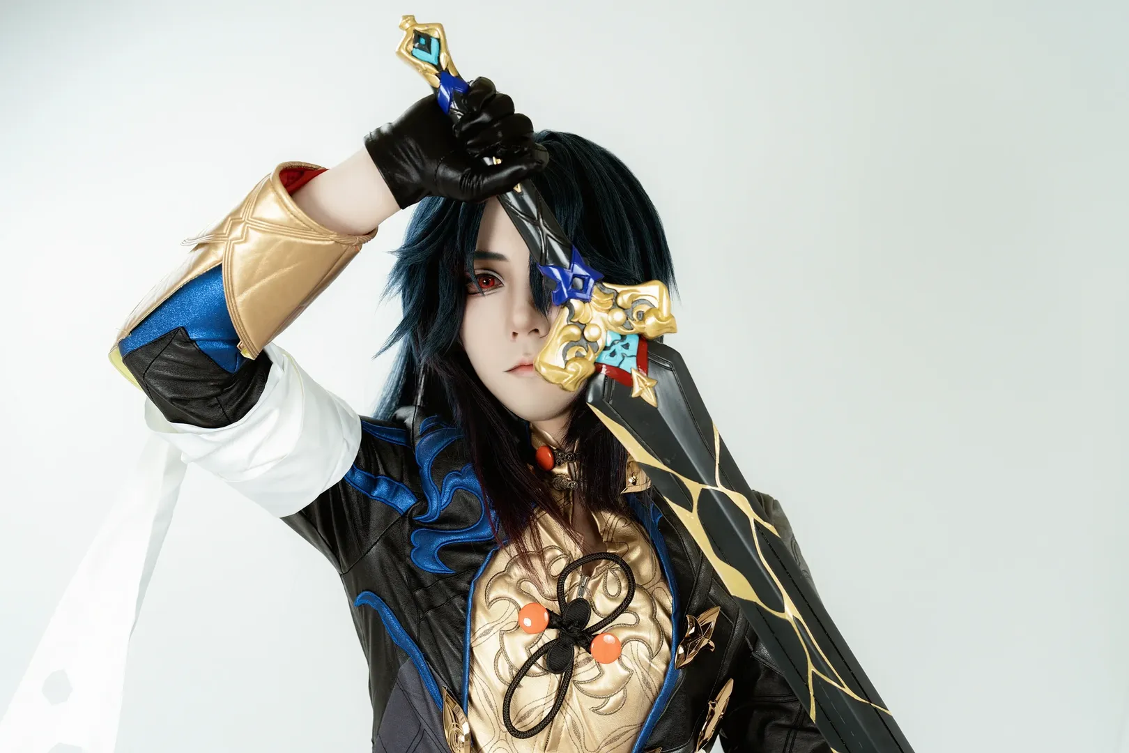 【刃 コスプレ】『崩壊：スターレイル』、鎖と紅い花に漂う粛殺の気配 - 4 枚目