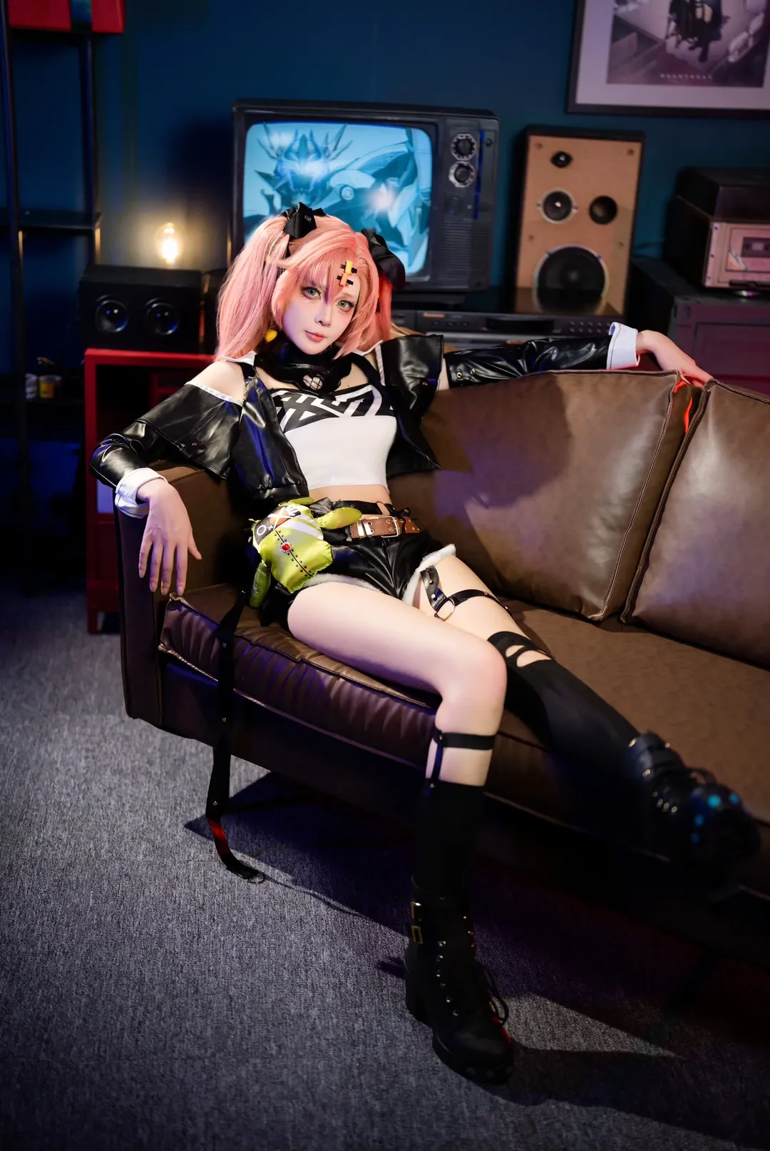 【妮可cos】狡兔屋老大，这套机能风穿搭如何？ - 第 2 张
