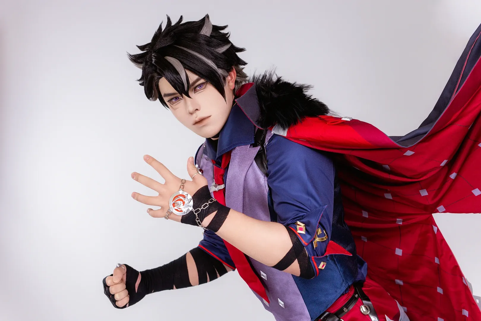 [Wriothesley cosplay] The Duke's Night and Chains: Genshin Impact Character Recreation - Image 2