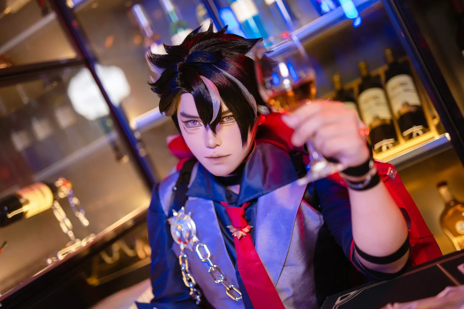 [Wriothesley cosplay] The Duke's Night and Chains: Genshin Impact Character Recreation - Image 3
