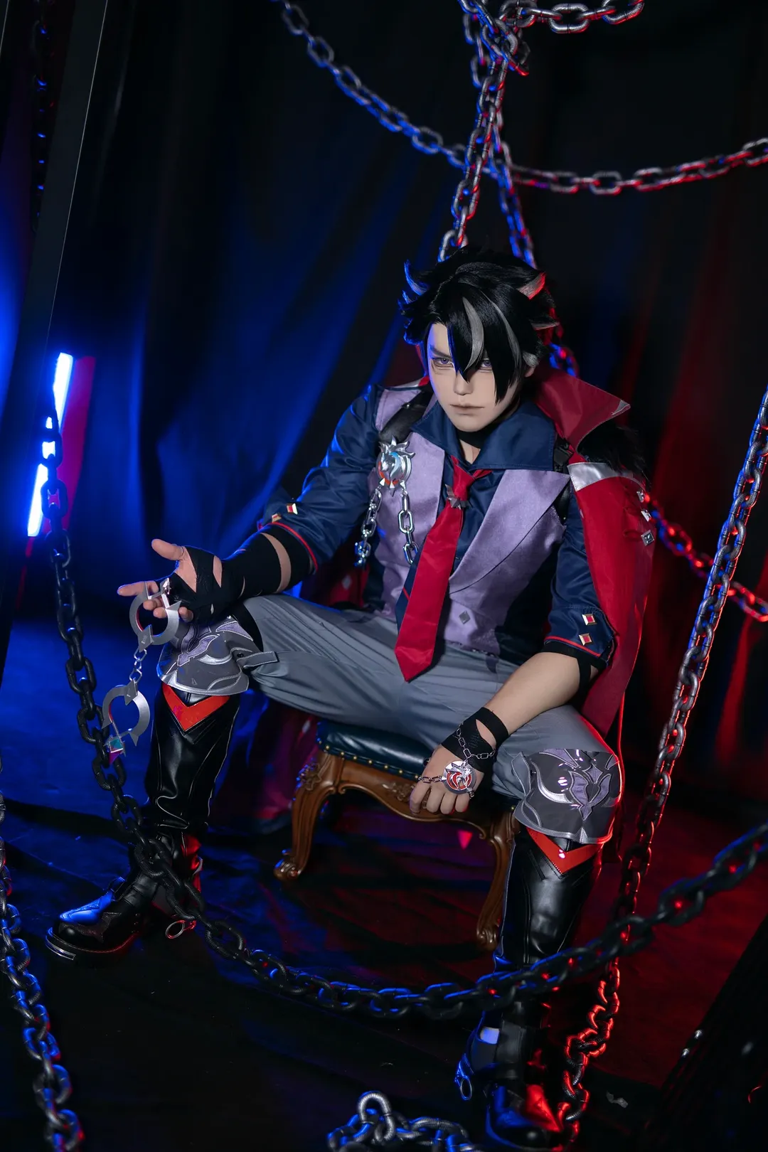 [Wriothesley cosplay] The Duke's Night and Chains: Genshin Impact Character Recreation - Image 4