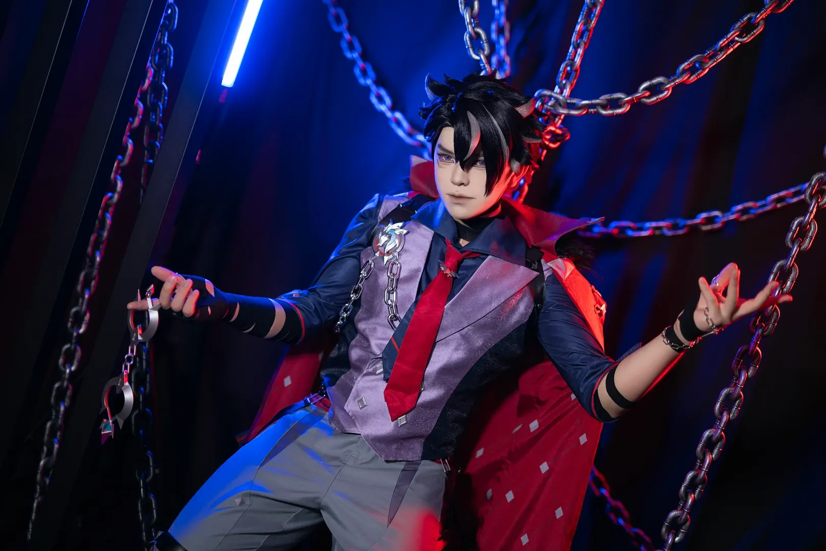 [Wriothesley cosplay] The Duke's Night and Chains: Genshin Impact Character Recreation - Image 6