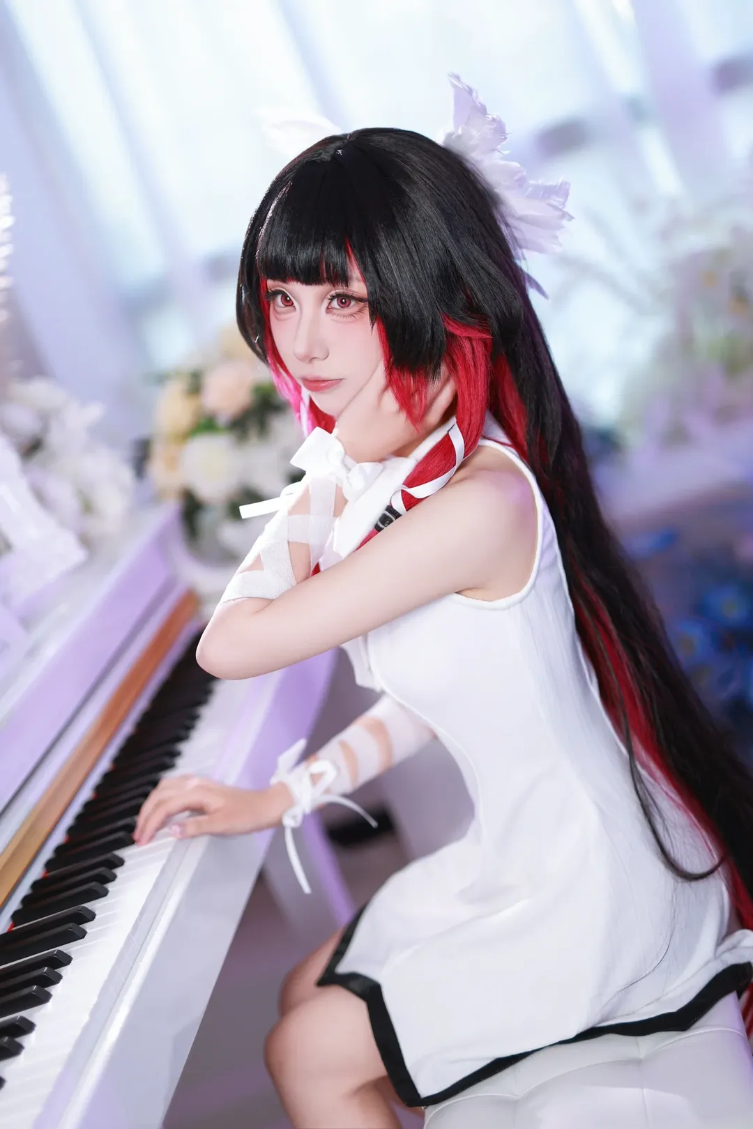 【コロンビーナ コスプレ】光と闇に刻む、『原神』ファデュイ執行官第三位の静寂 - 4 枚目