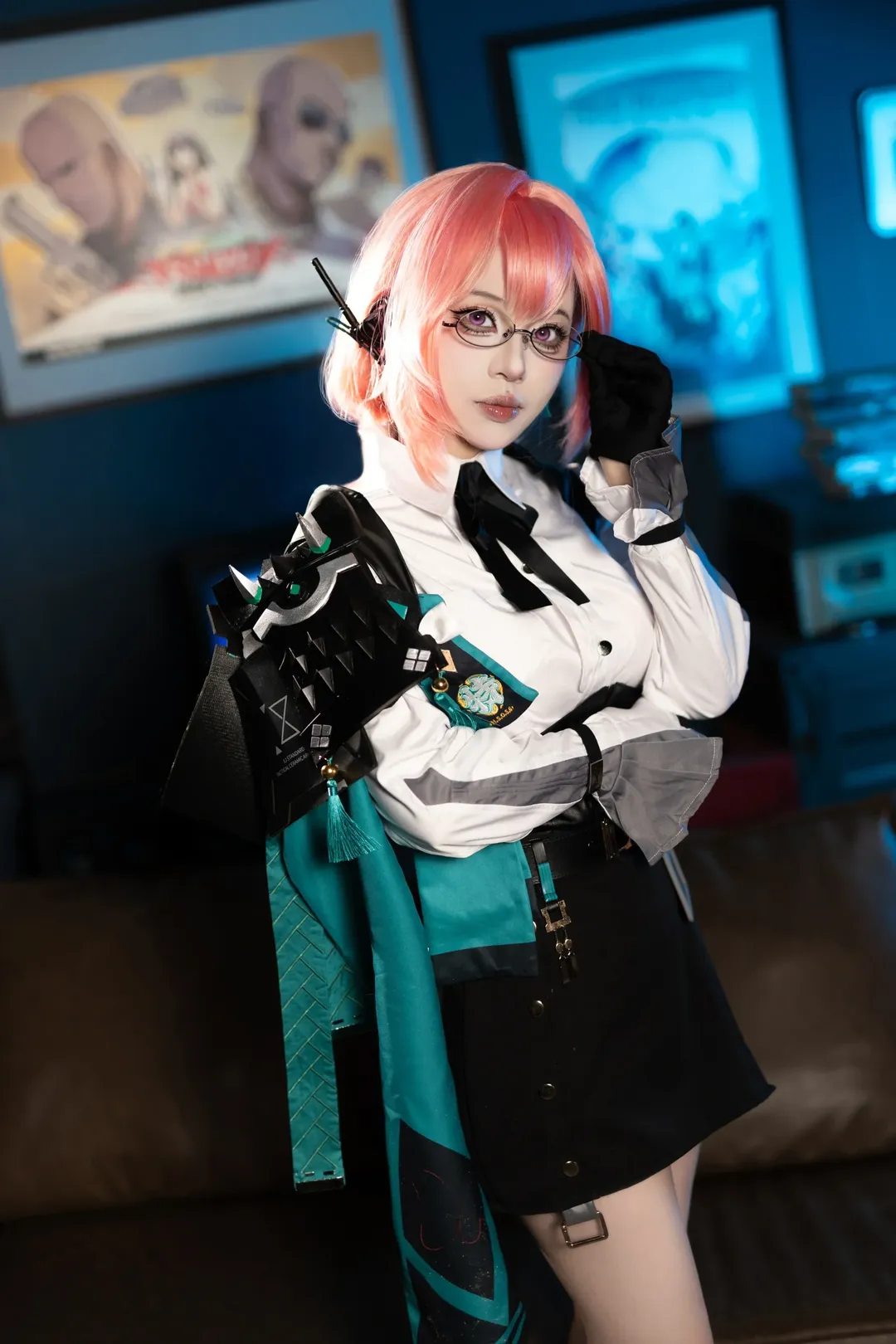 [Tsukishiro Yanagi cosplay] Documenting this soon-to-be-retired Zenless Zone Zero scene - Image 2