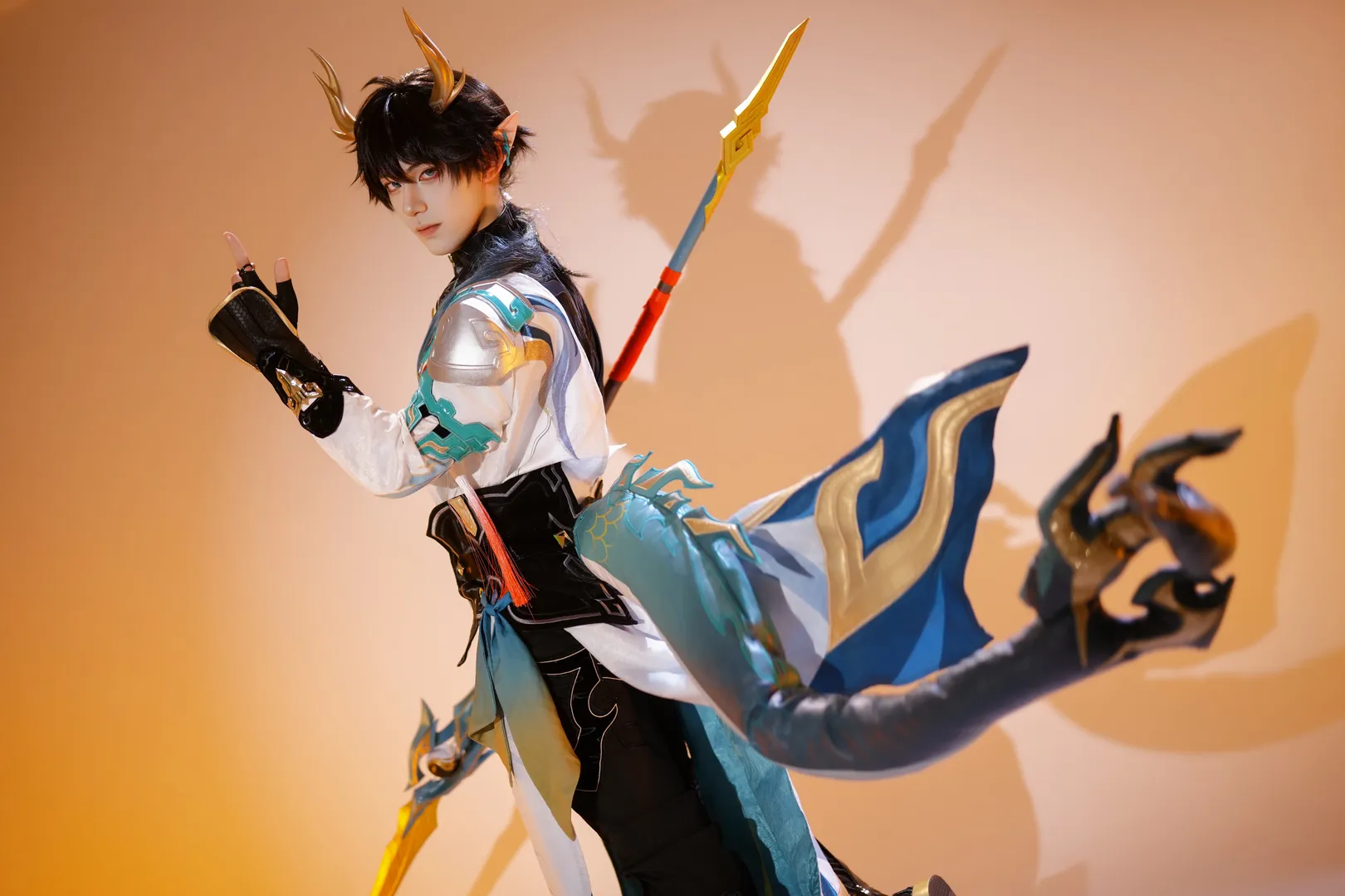 【丹恒腾荒cos】崩坏星穹铁道中的烈腾八荒之势 - 第 1 张