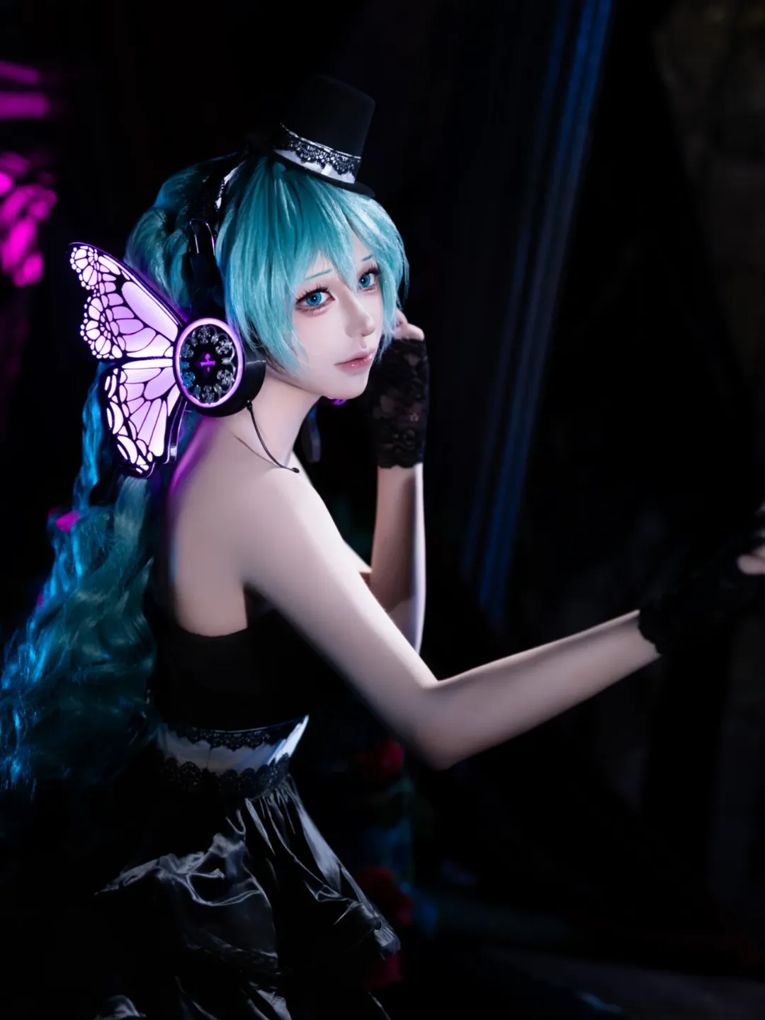 【初音未来cos】Magnet哥特风黑裙与蝶光耳机的摄影记录 - 第 5 张